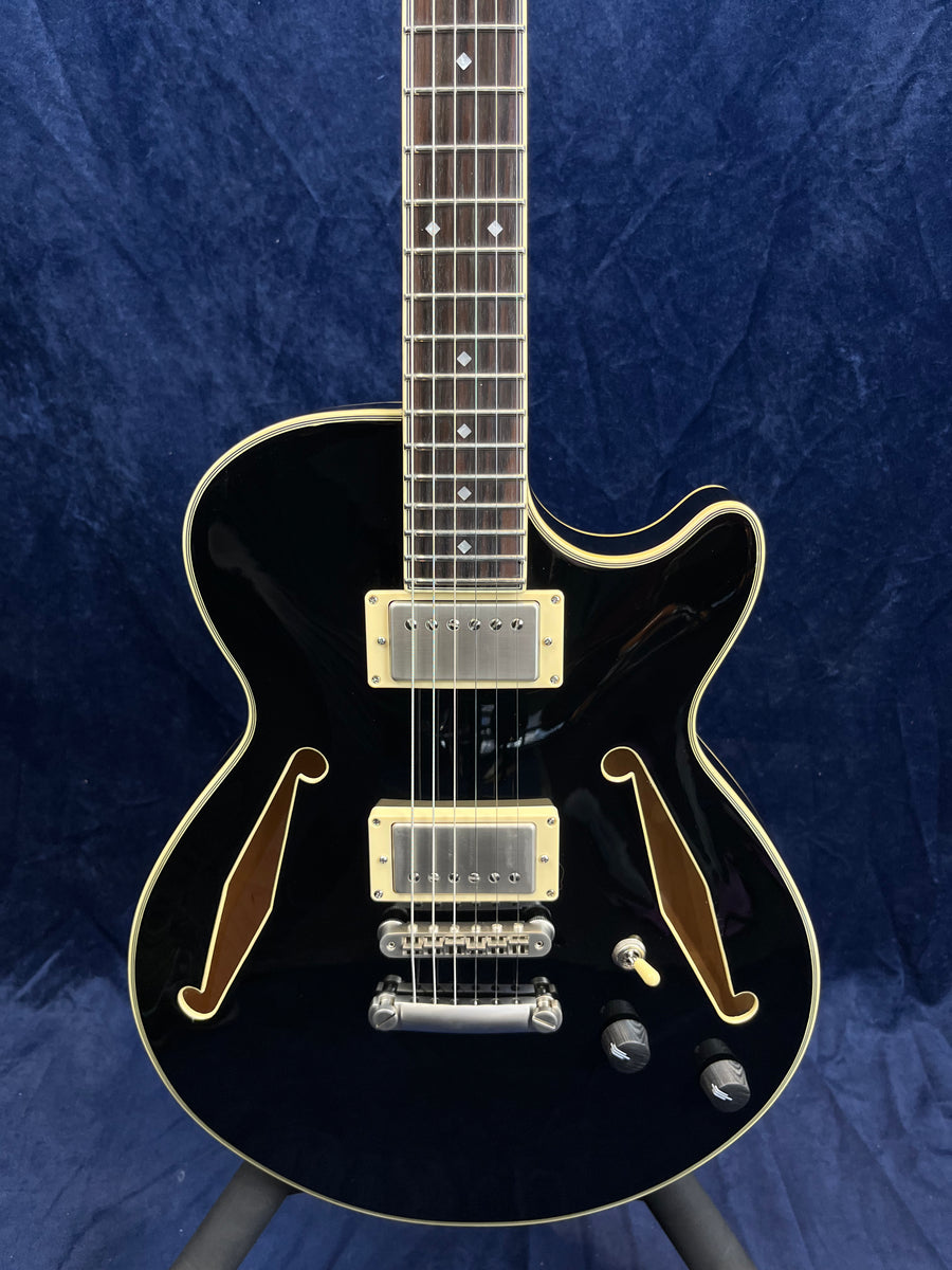 Guitare électrique D'Angelico Excel SS Tour Semi-Hollow en noir (produit de catégorie B)