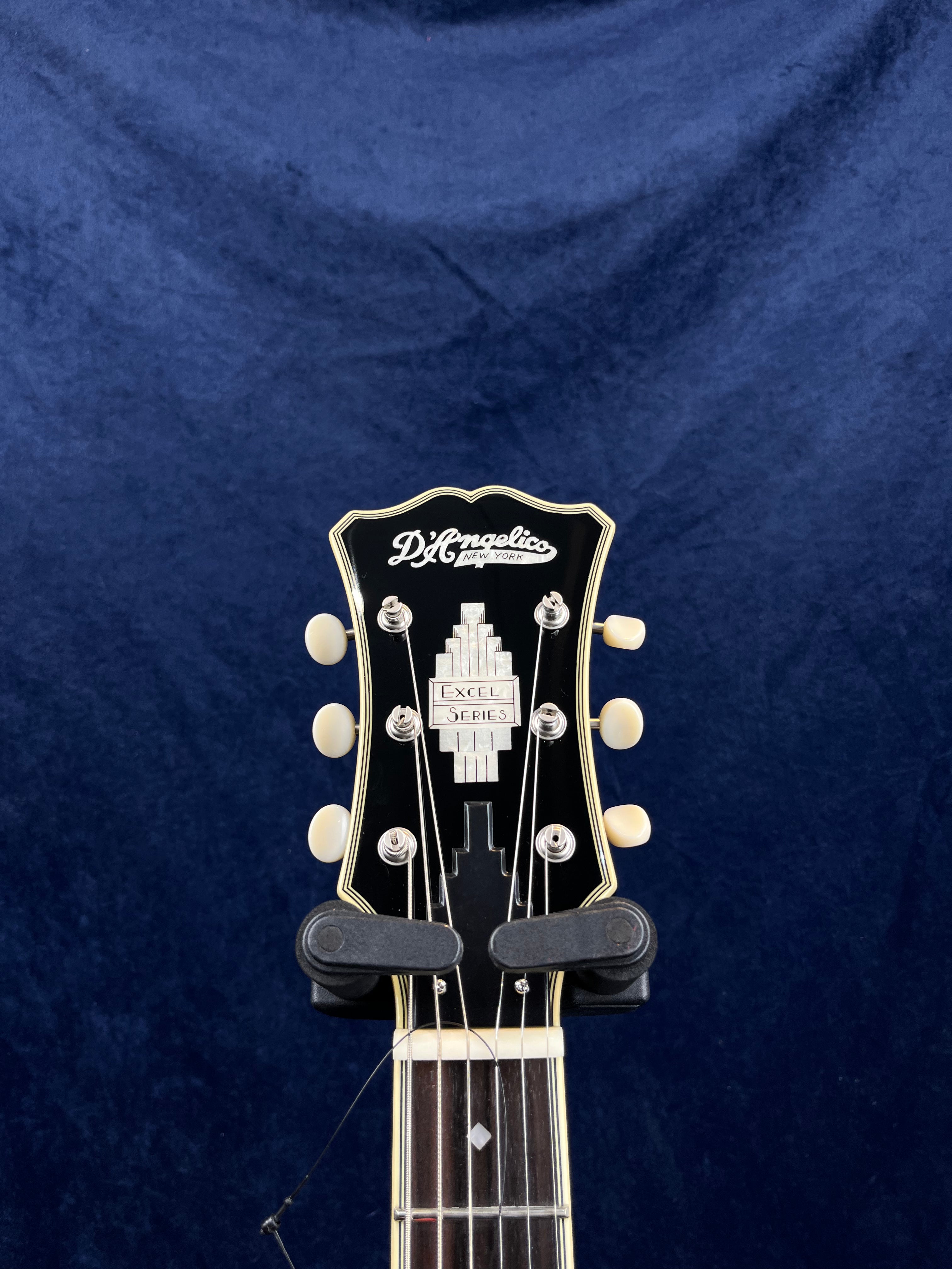 Guitare électrique D'Angelico Excel SS Tour Semi-Hollow en noir (produit de catégorie B)