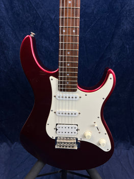 Yamaha Pacifica PAC012 Electric Guitar HSS in Candy Apple Red Pre-owned