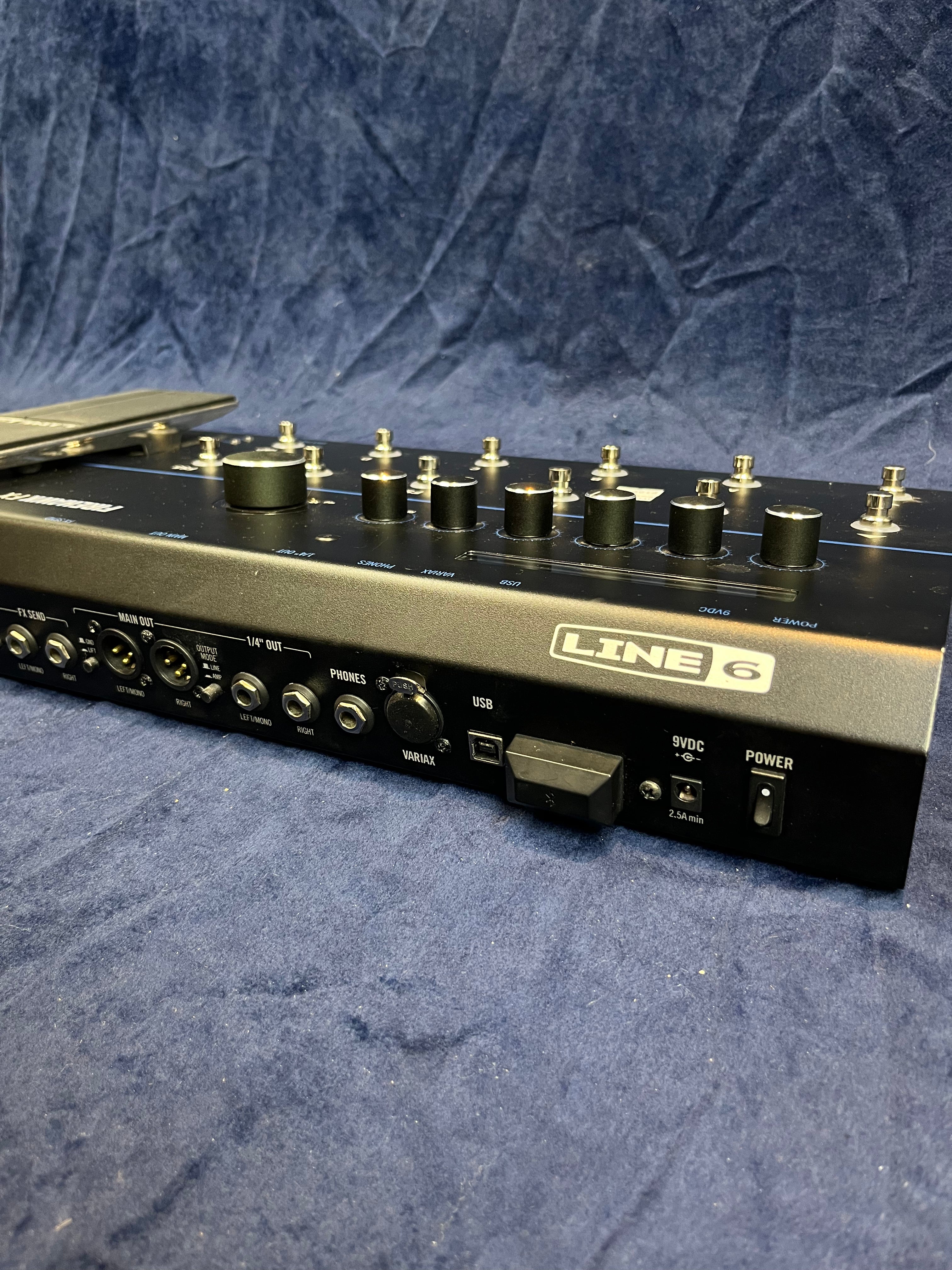 Line 6 Firehawk FX Multi Effects Processor Pre-owned Boxed