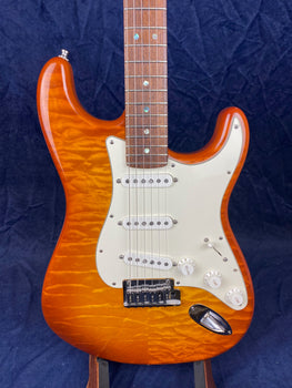Fender Custom Shop Stratocaster Custom Deluxe in Flame Top Honeyburst Pre-owned