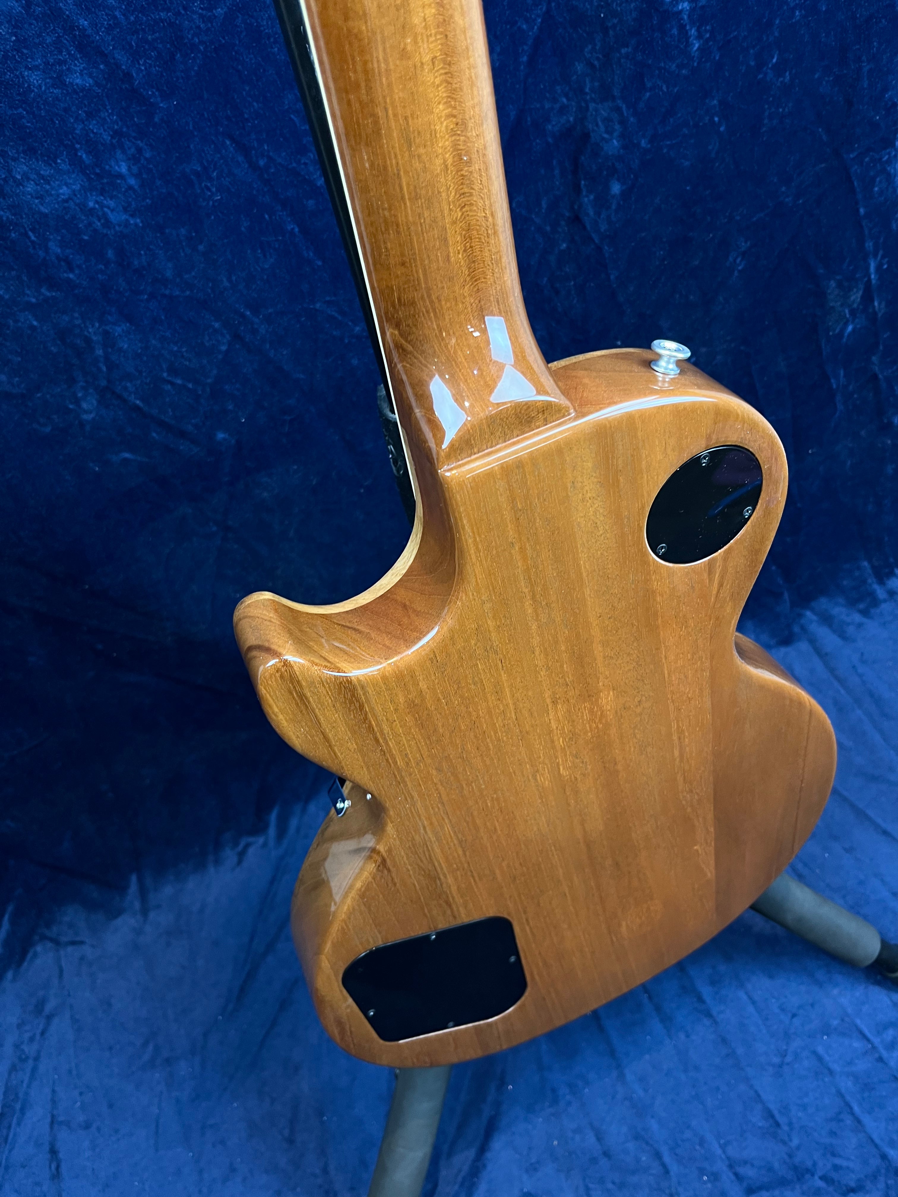 Gibson Les Paul Studio Figured Electric Guitar in Ocean Blue