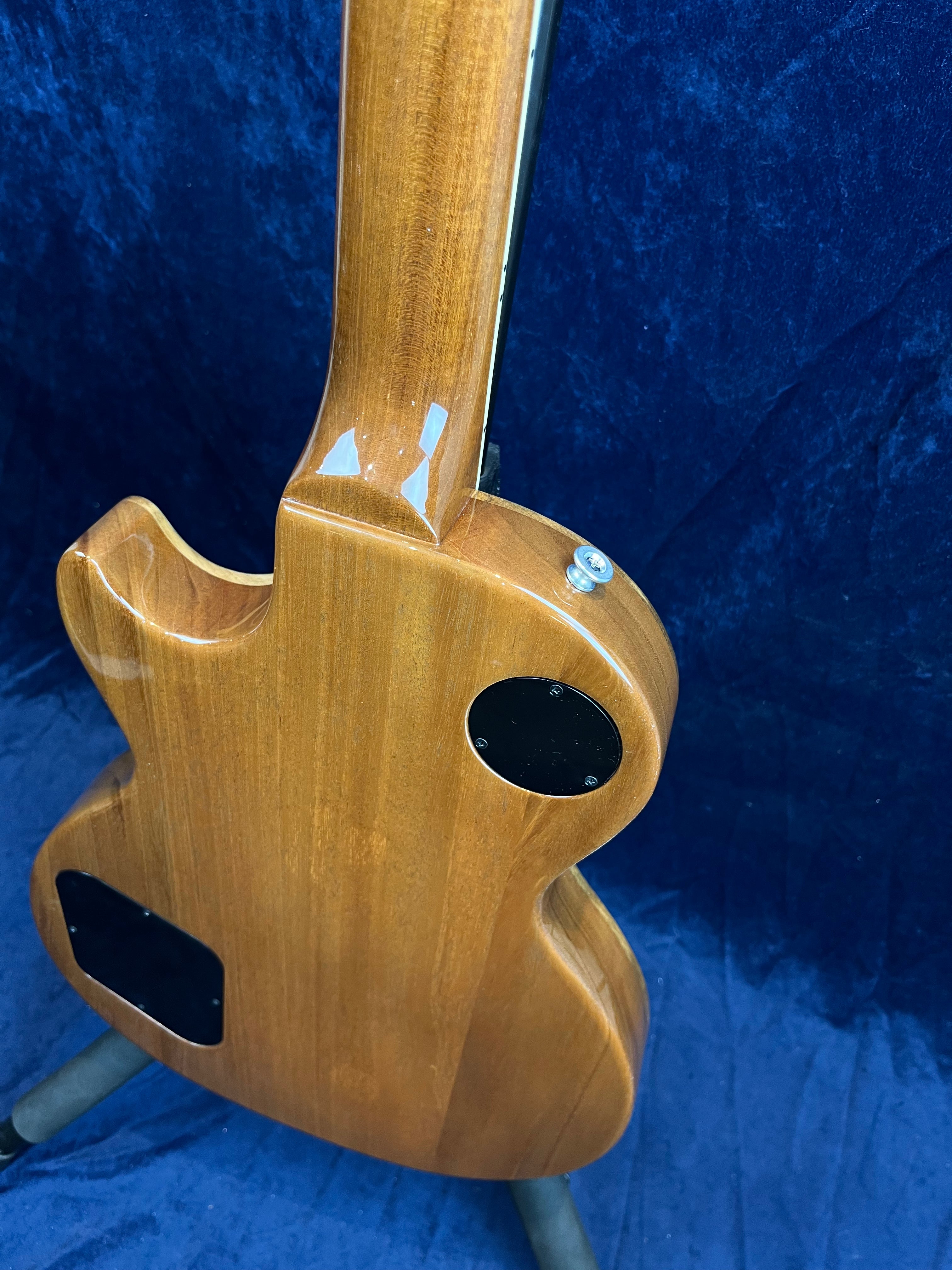 Gibson Les Paul Studio Figured Electric Guitar in Ocean Blue