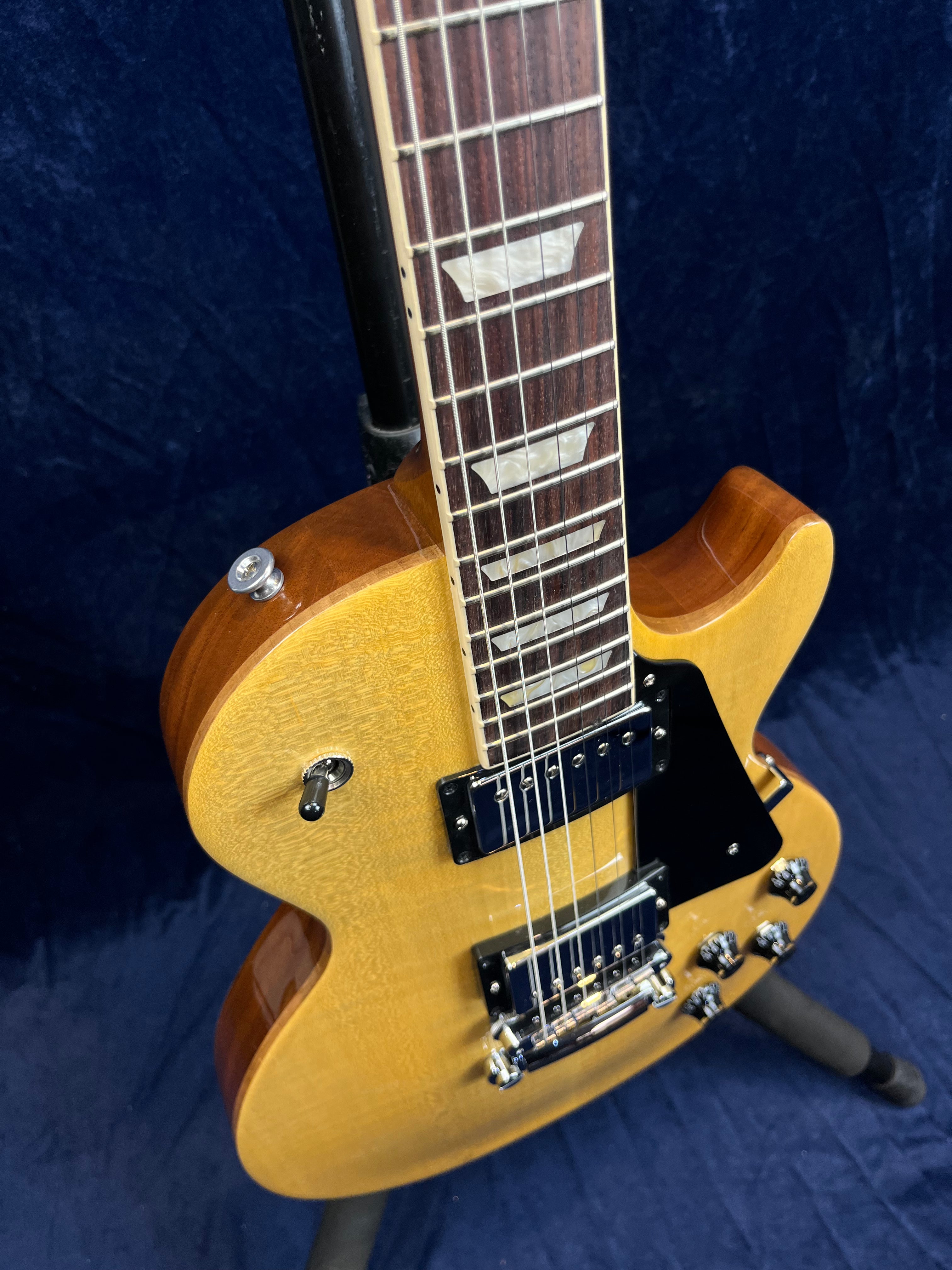 Guitare électrique Gibson Les Paul Studio Figured, finition Antique Natural