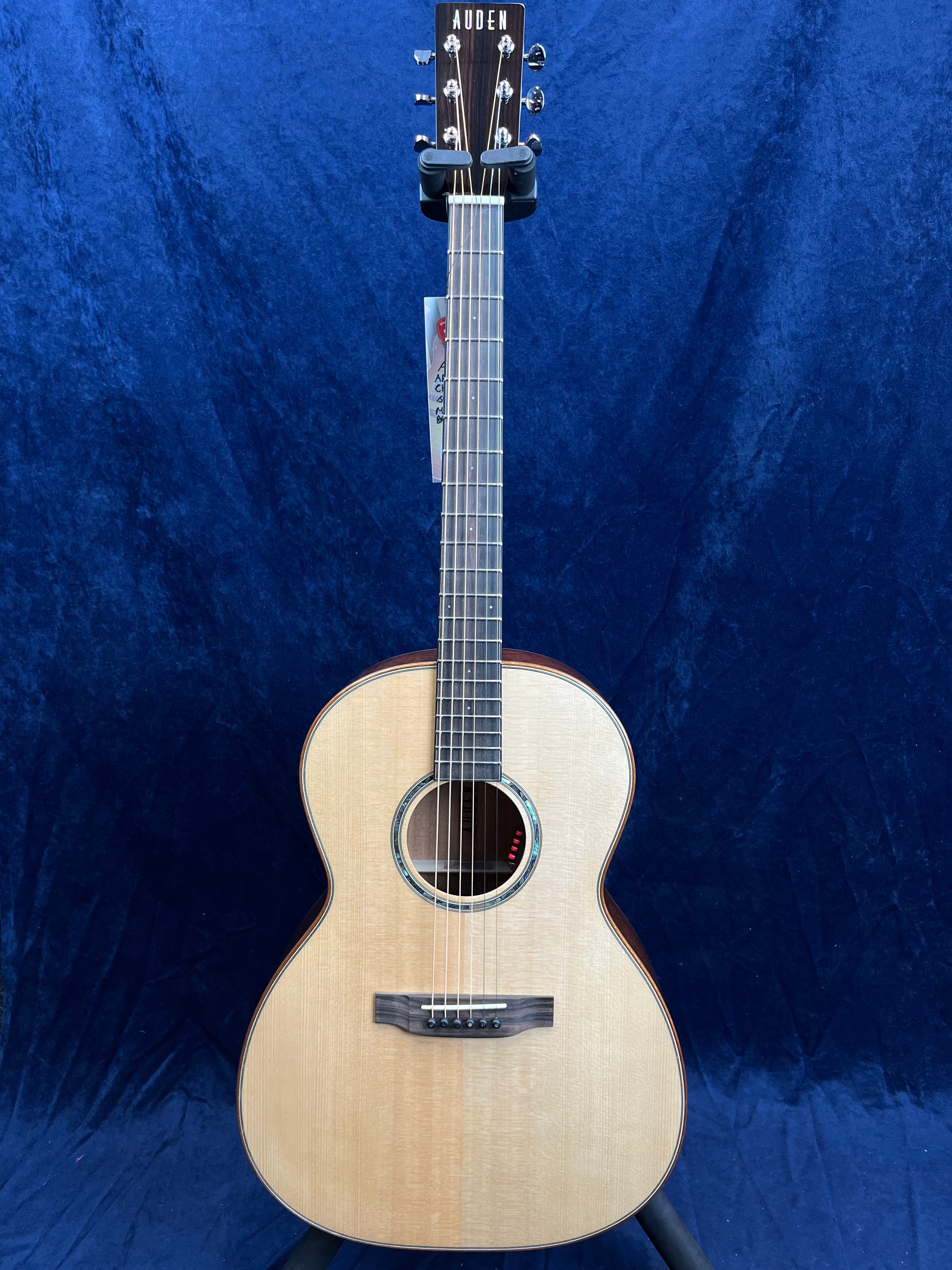Auden Artist Series Chester Electro Acoustic All Gloss Spruce/Mahogany in Hard Case