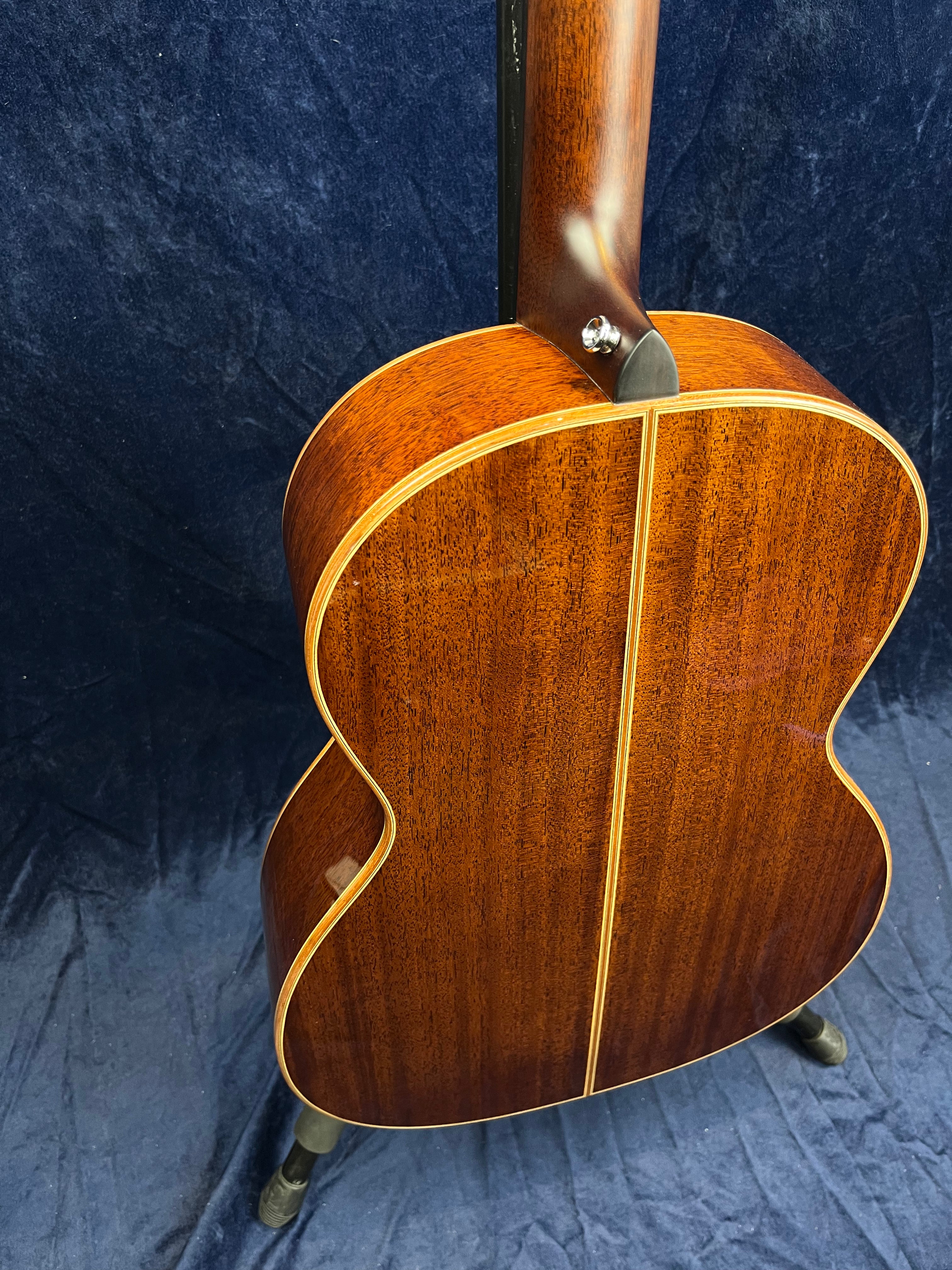 Auden Artist Series Chester Electro Acoustic All Gloss Spruce/Mahogany in Hard Case