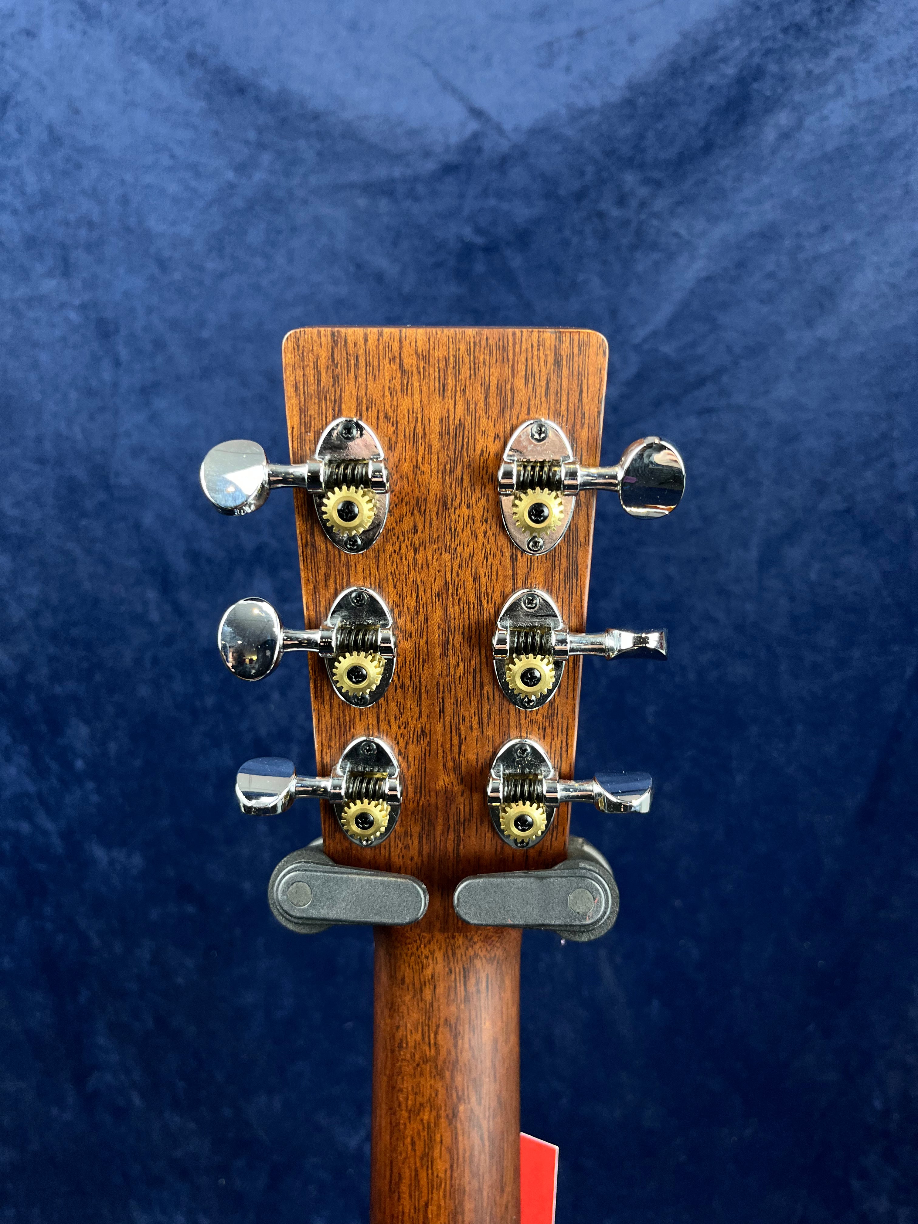 Auden Artist Series Chester Electro Acoustic All Gloss Spruce/Mahogany in Hard Case