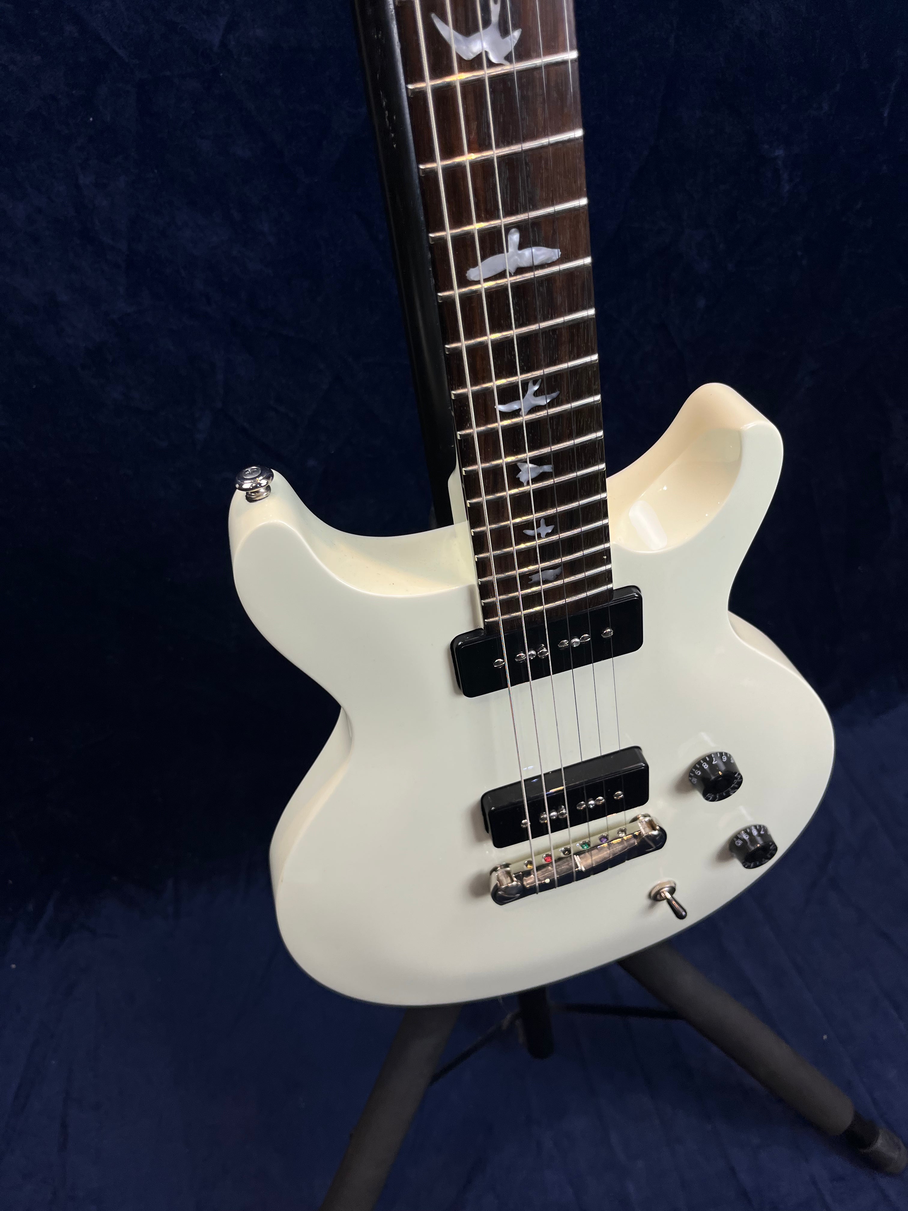 Guitare électrique PRS SE Santana Special, coloris Antique White, catégorie B
