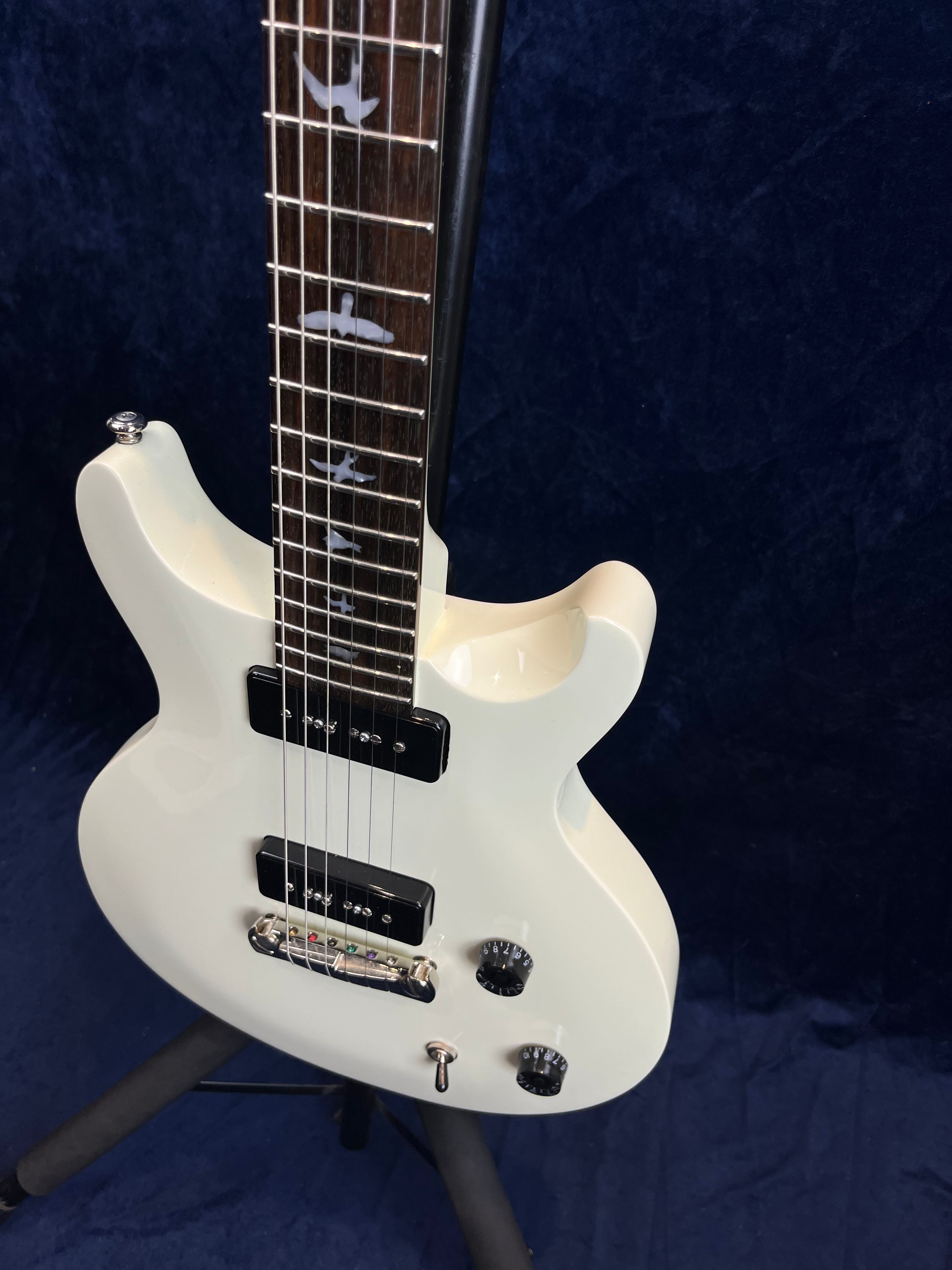 Guitare électrique PRS SE Santana Special, coloris Antique White, catégorie B