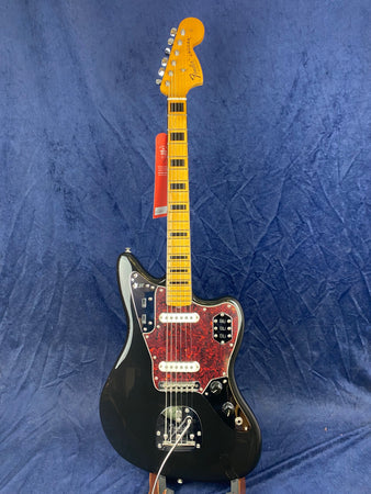 Fender Vintera II 70's Jaguar in Black with Maple Neck