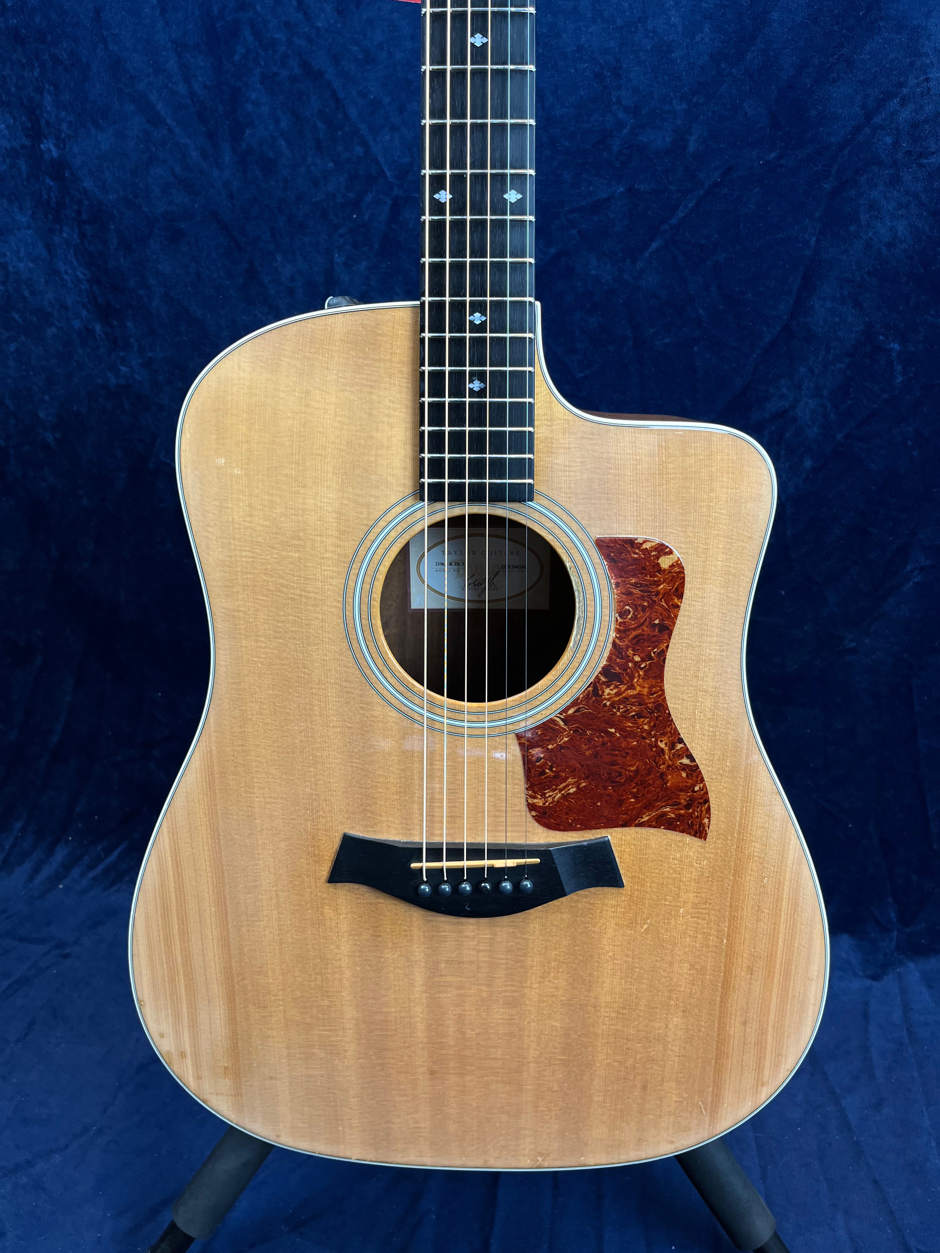 Taylor 210CE-DLX Koa Dreadnought ES1 2014 Naturelle d'occasion