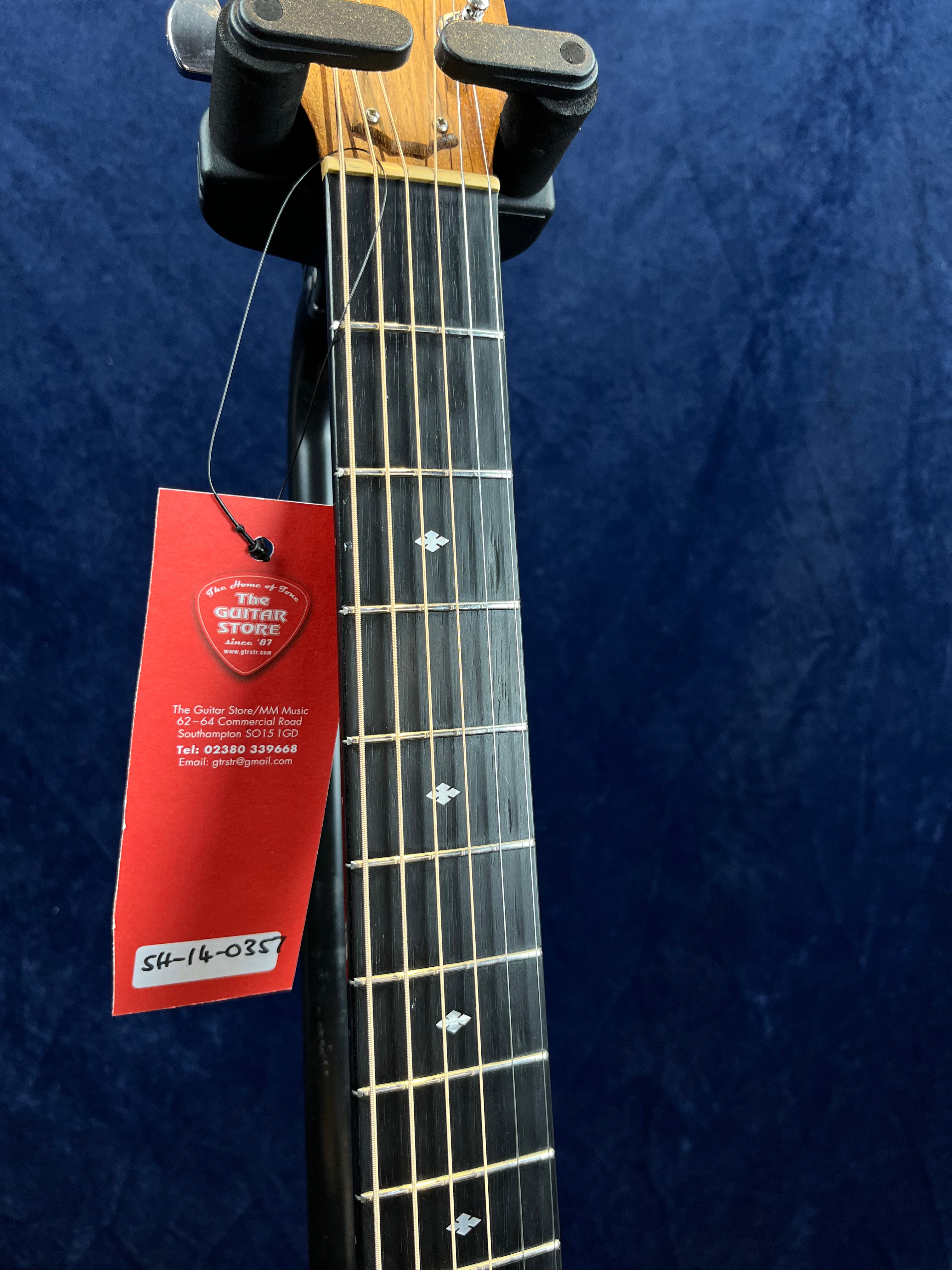 Taylor 210CE-DLX Koa Dreadnought ES1 2014 Naturelle d'occasion