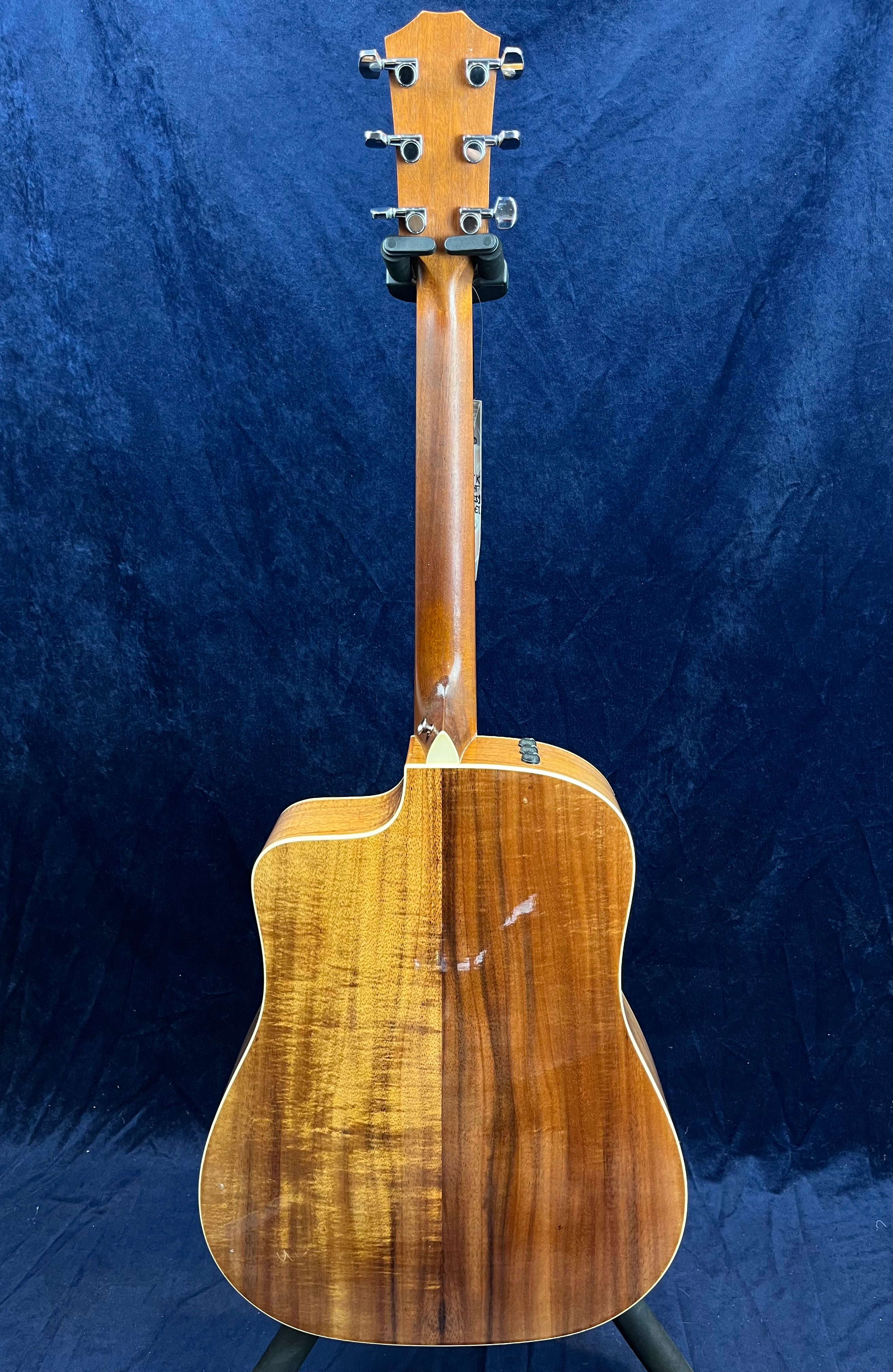 Taylor 210CE-DLX Koa Dreadnought ES1 2014 Naturelle d'occasion