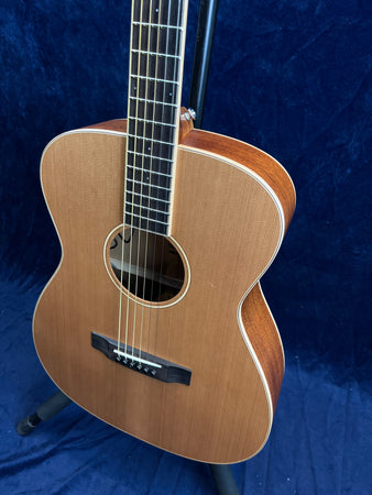 Auden Neo Bowman Electro Acoustic Cedar/Mahogany in Satin Natural