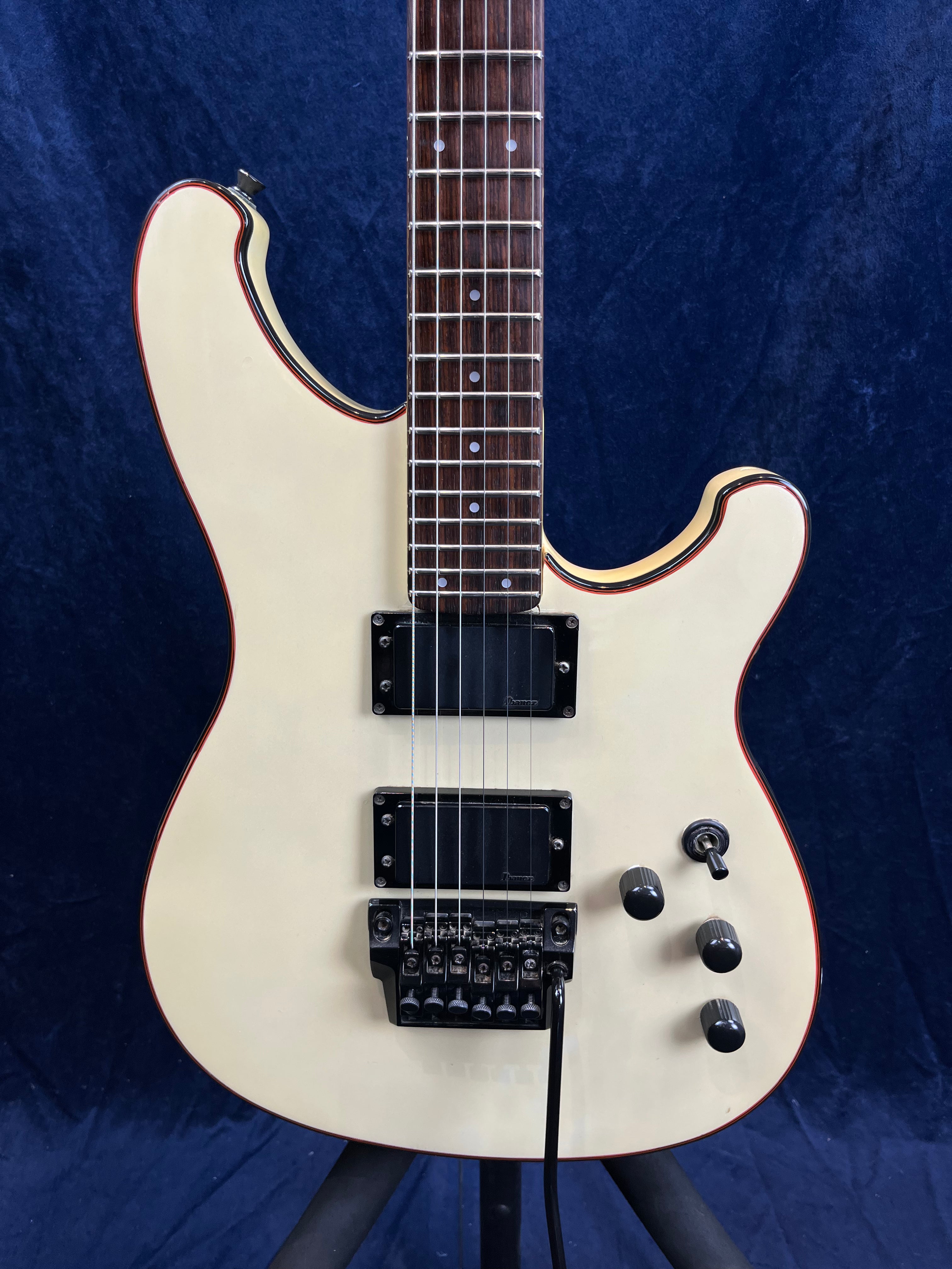 Ibanez RS530 Roadster II Deluxe 1985 blanche d'occasion