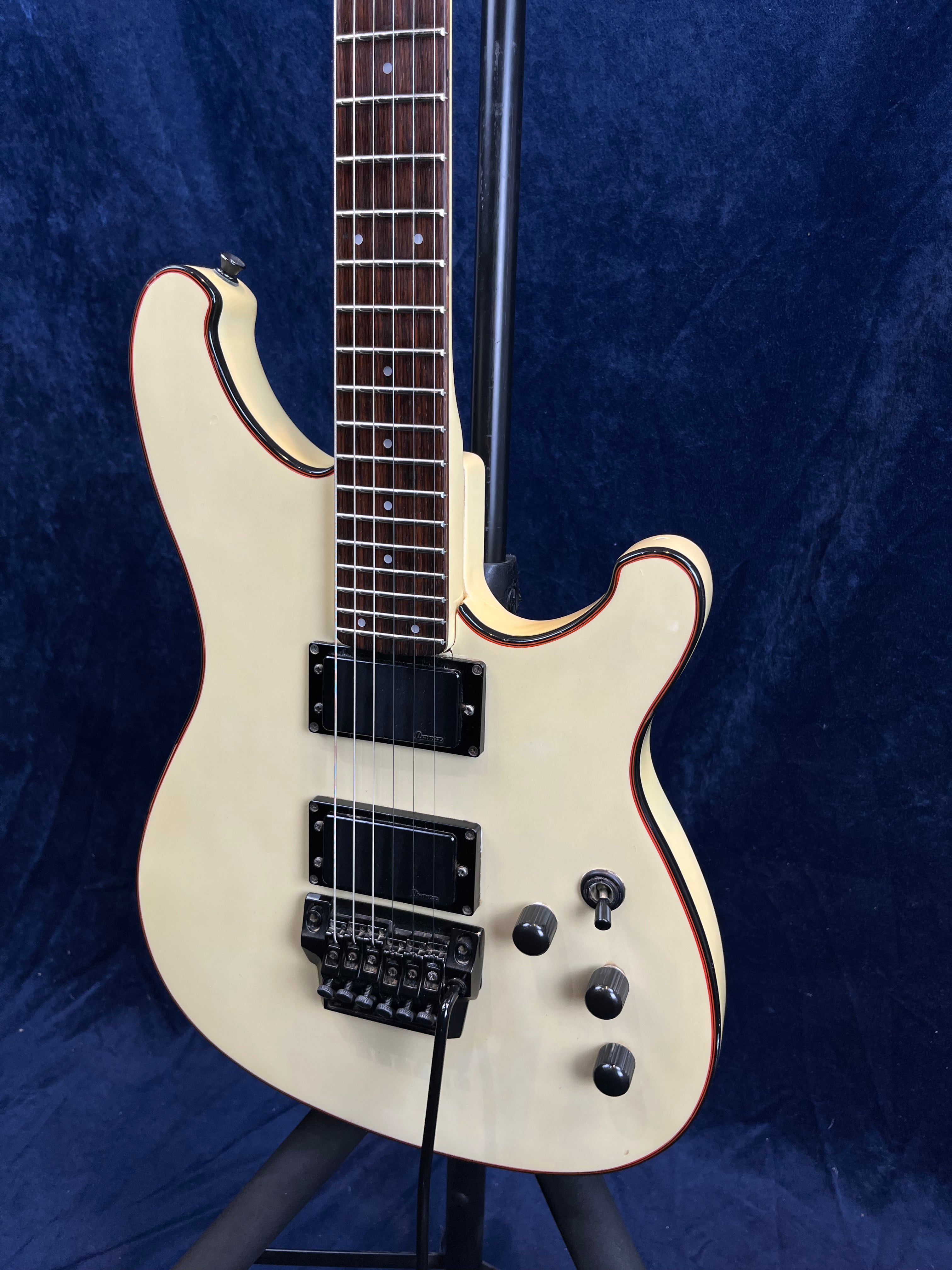 Ibanez RS530 Roadster II Deluxe 1985 blanche d'occasion