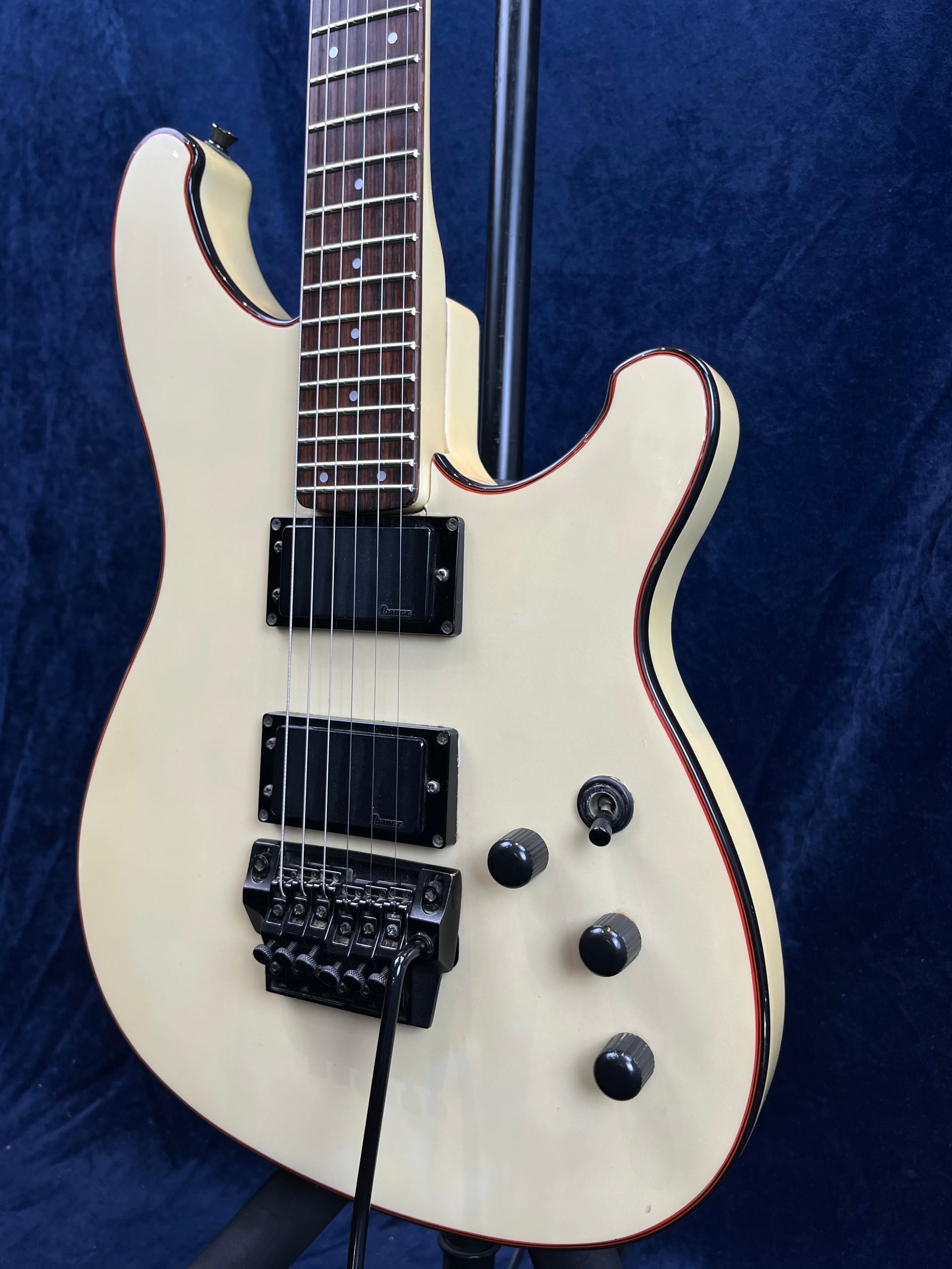 Ibanez RS530 Roadster II Deluxe 1985 blanche d'occasion