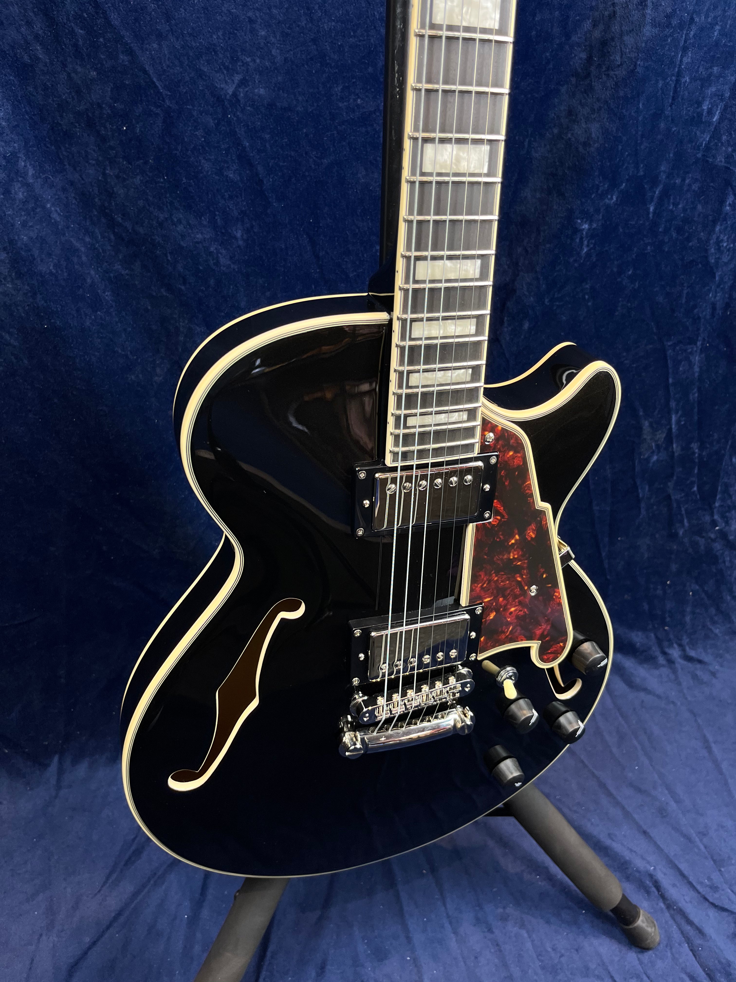 D'Angelico Premier SS Semi-Hollow Electric in Black Pre-owned