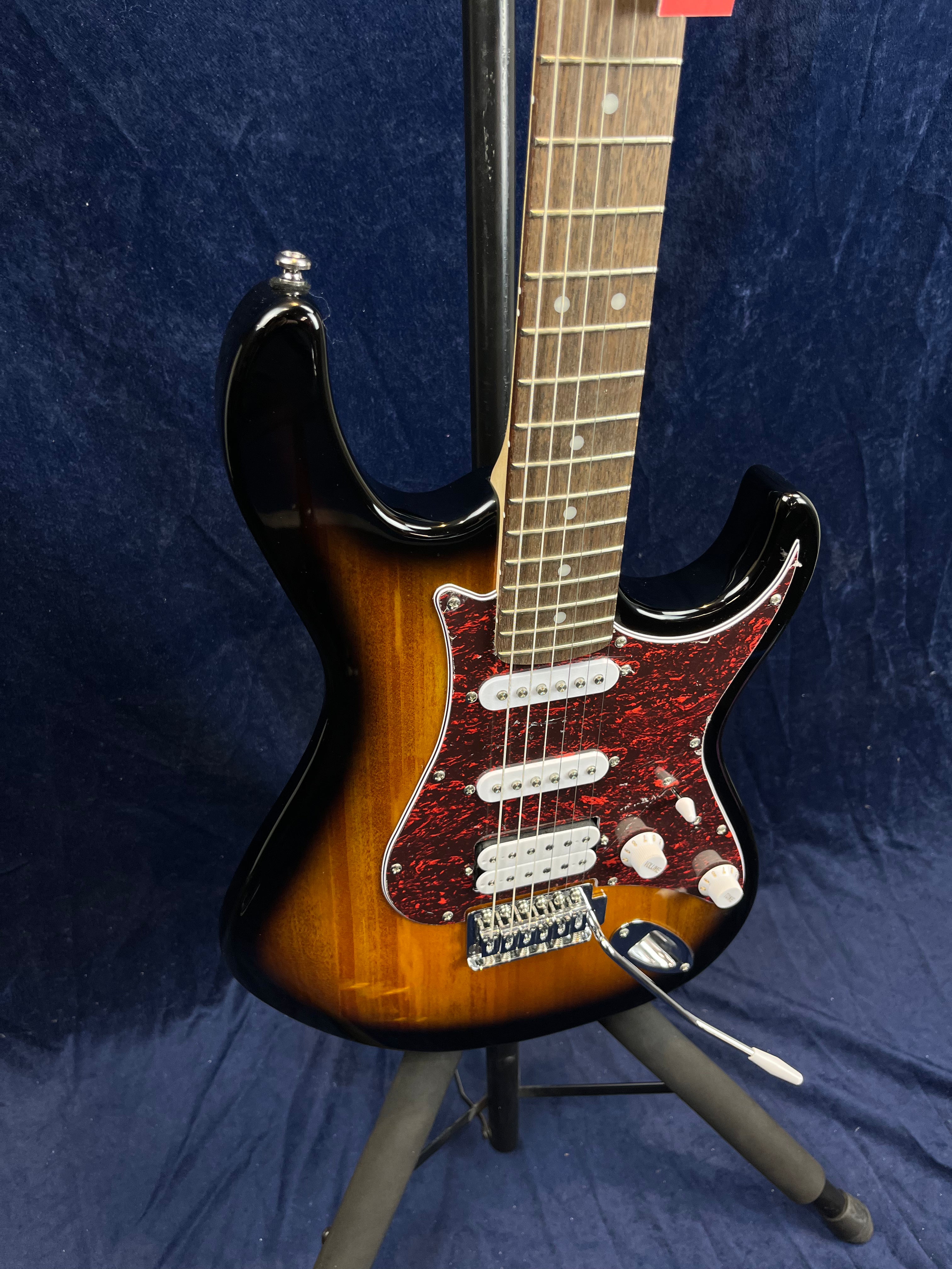 Guitare électrique Cort G115SE HSS Sunburst