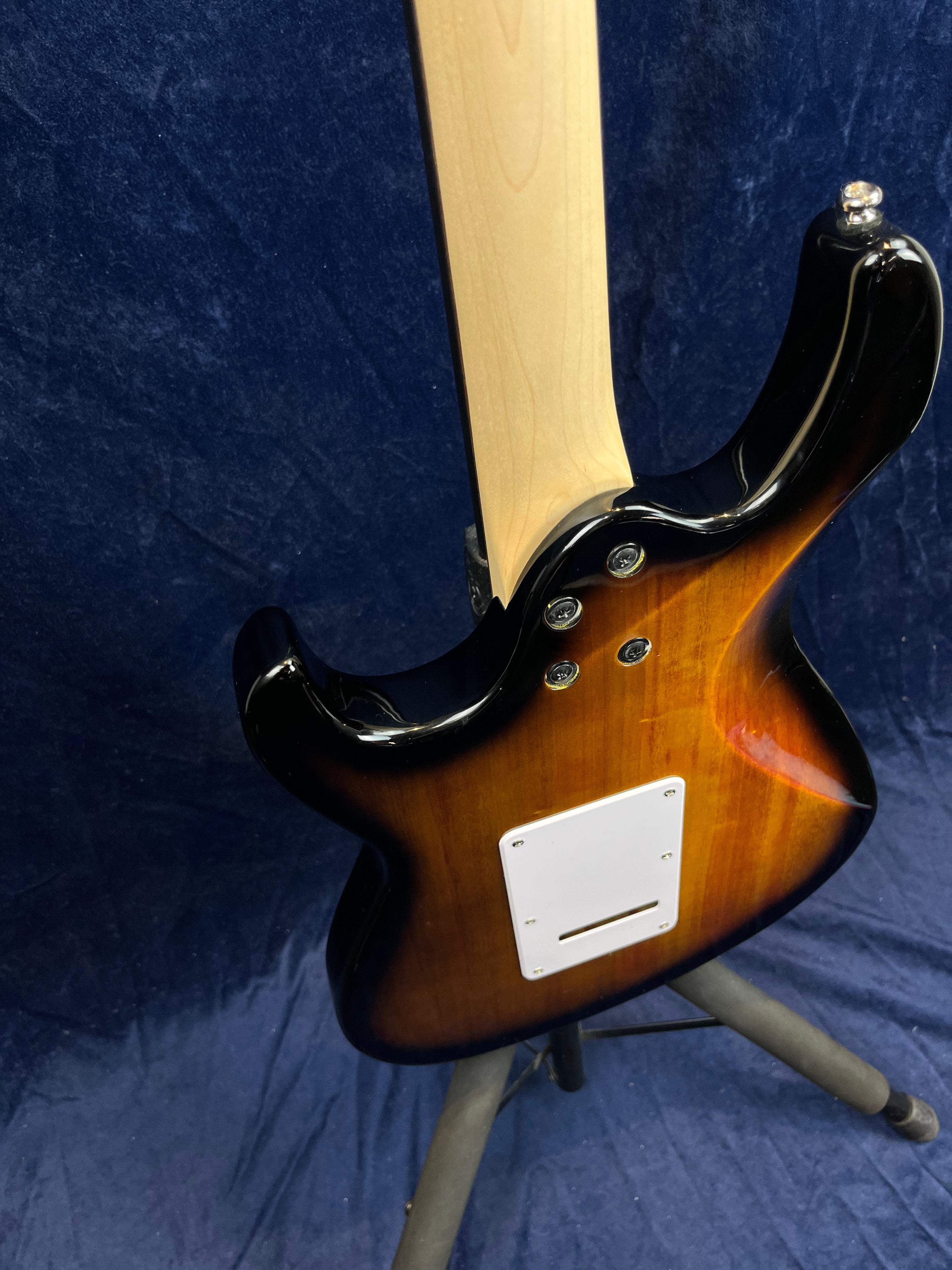 Guitare électrique Cort G115SE HSS Sunburst