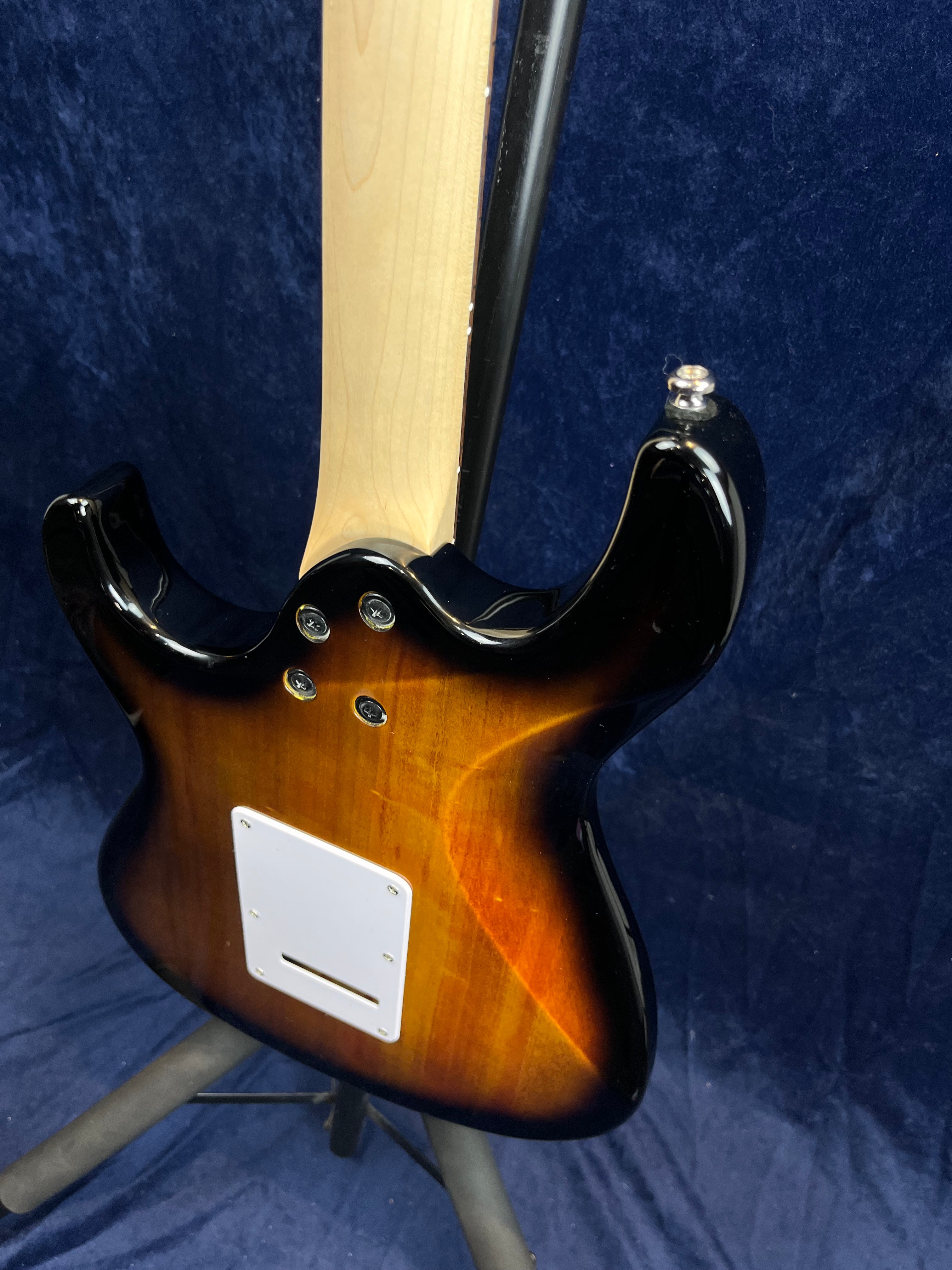 Guitare électrique Cort G115SE HSS Sunburst