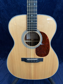 Sigma 000M-1E Electro Acoustic Guitar in Natural Pre-owned