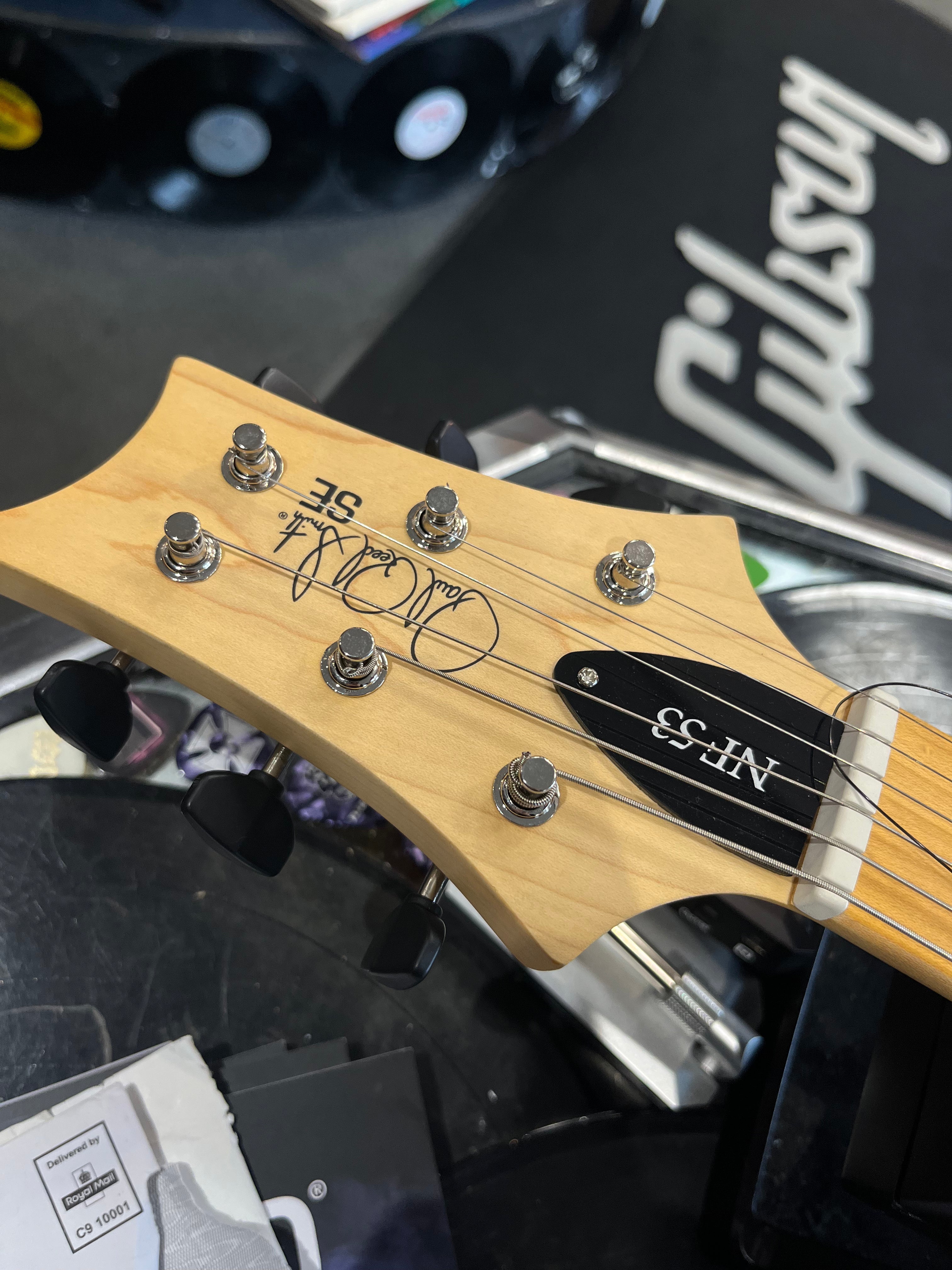 PRS SE NF53-BX Manche Érable White Doghair Démo