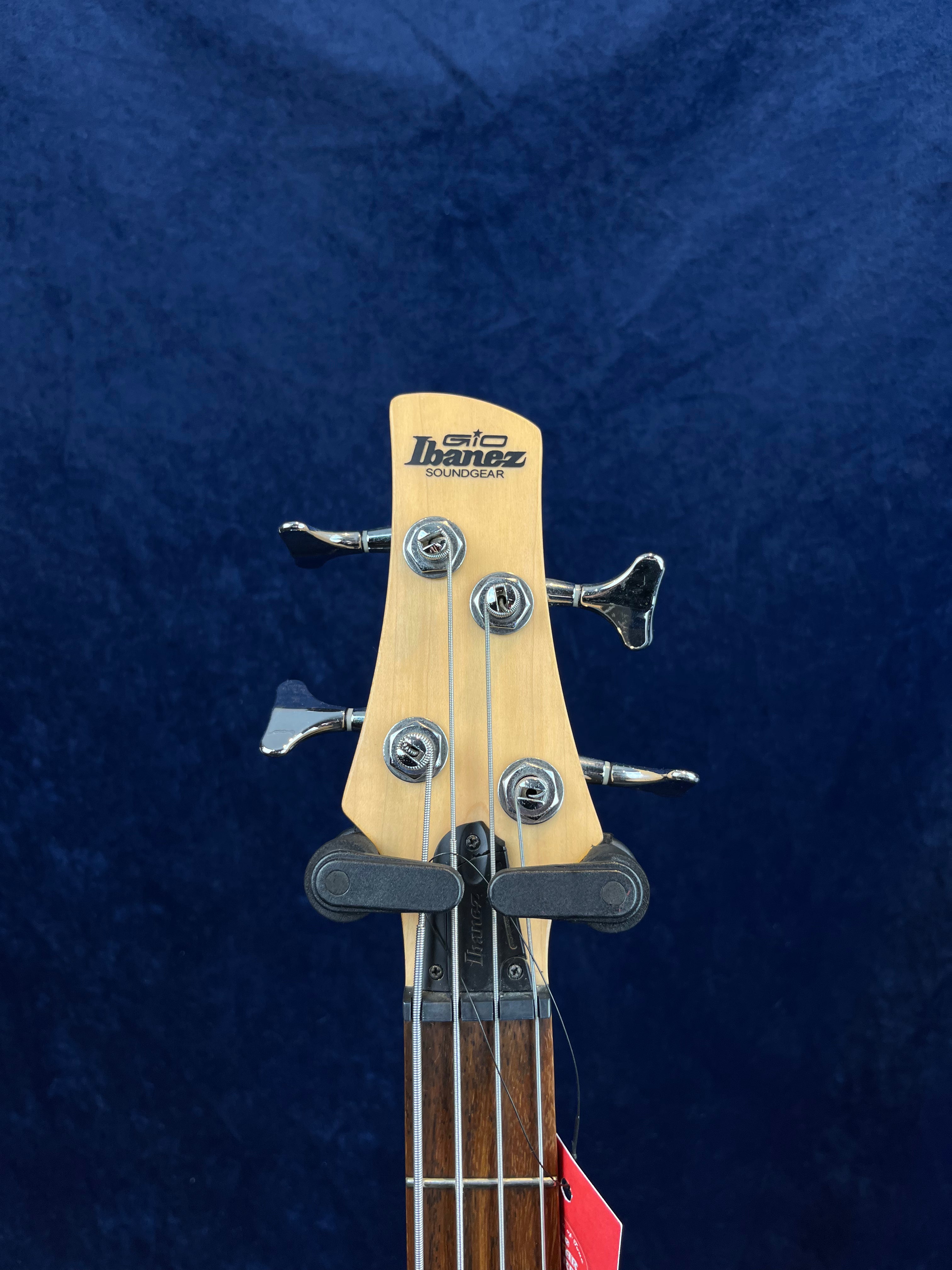Basse 4 cordes Ibanez Gio noire brillante d'occasion