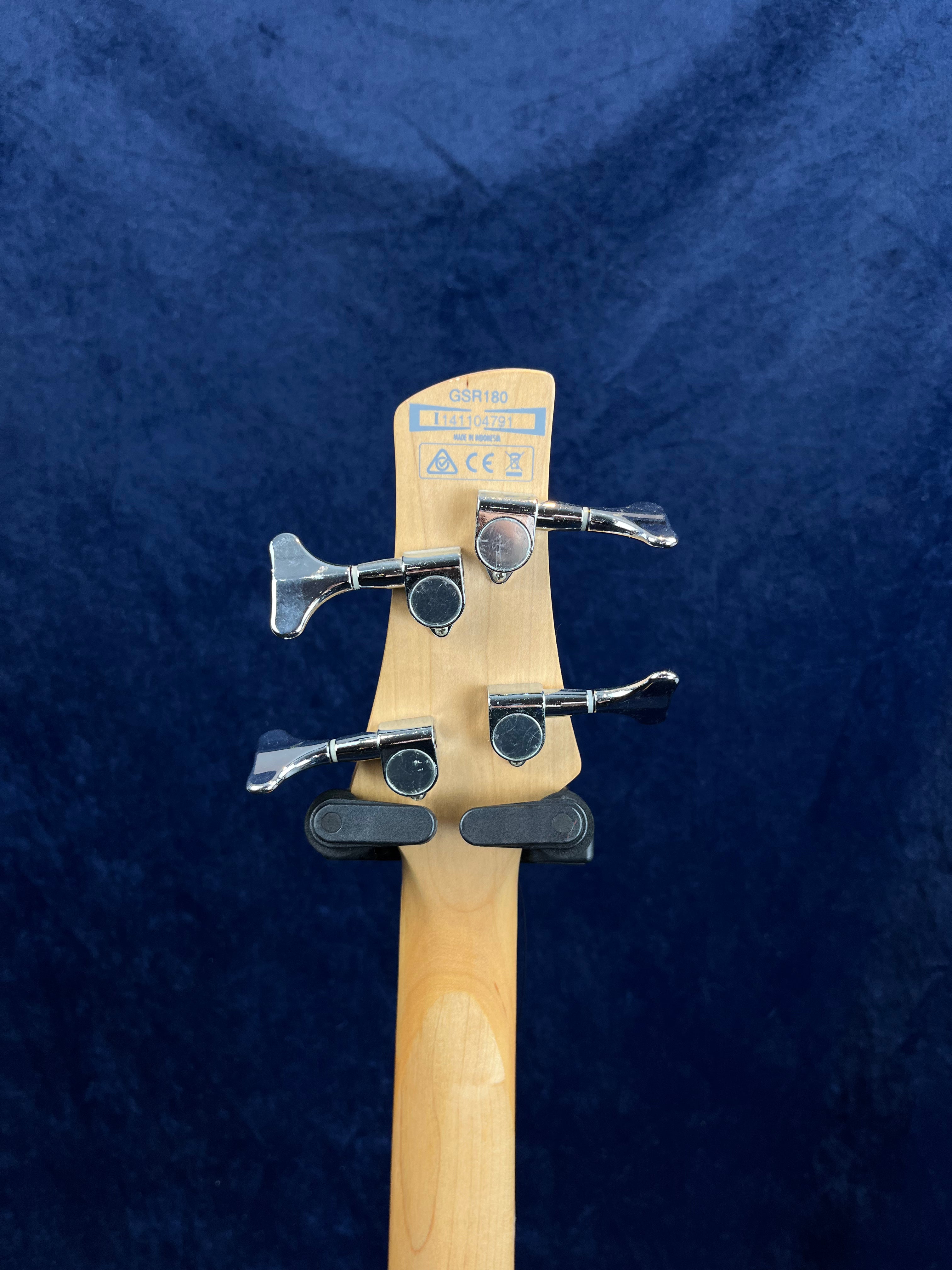 Basse 4 cordes Ibanez Gio noire brillante d'occasion