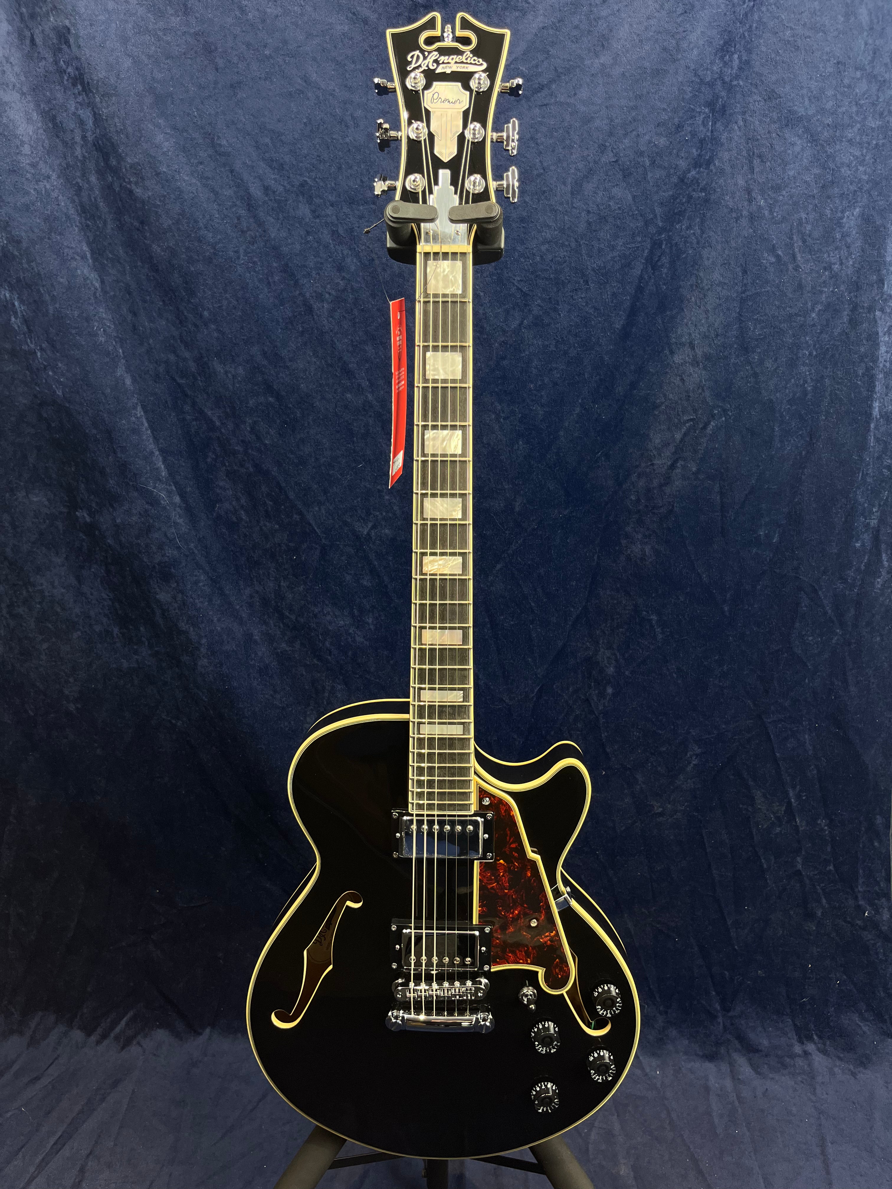 Guitare électrique D'Angelico Premier SS noire (produit déclassé)