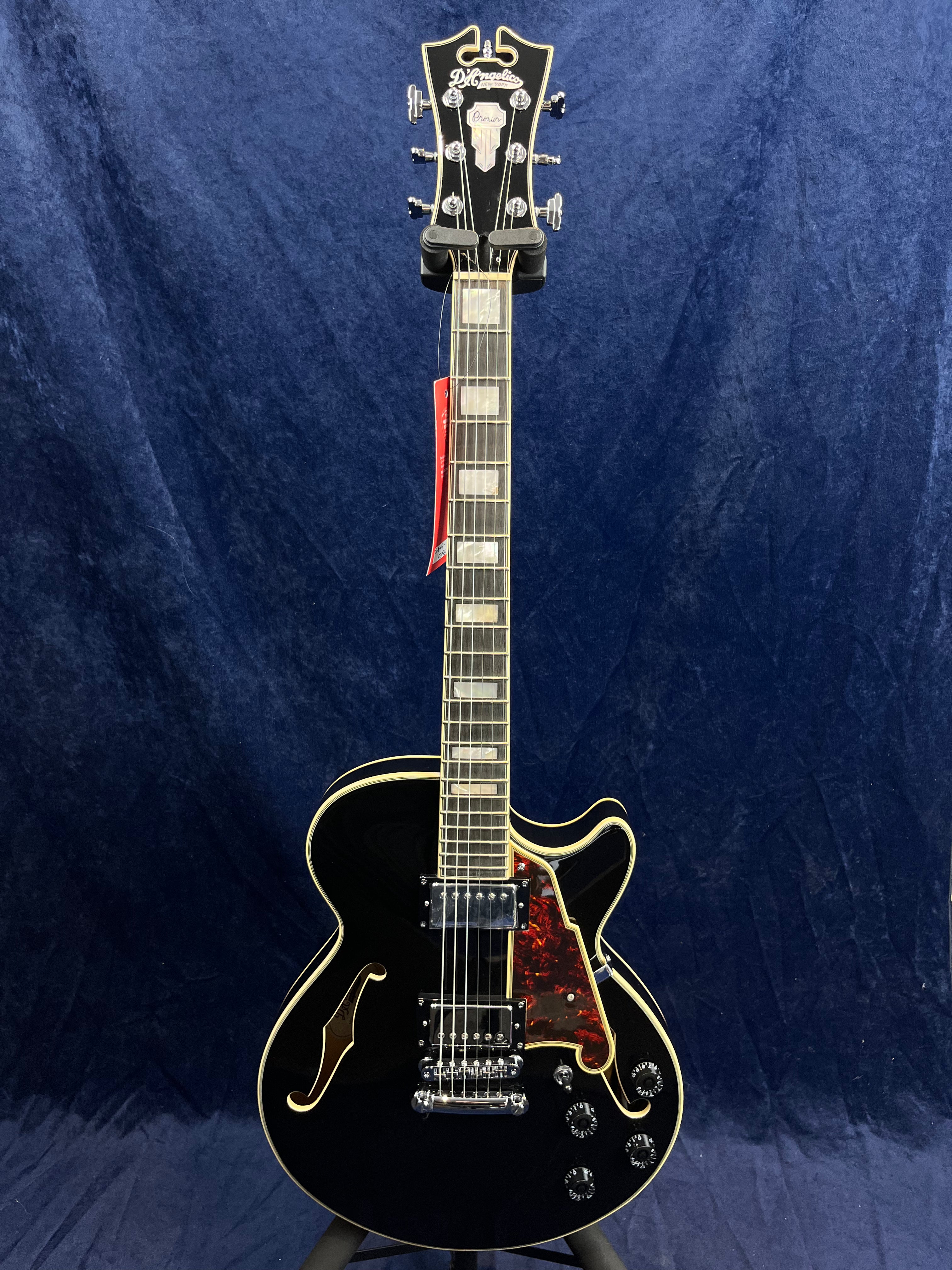 Guitare électrique D'Angelico Premier SS noire (produit déclassé)