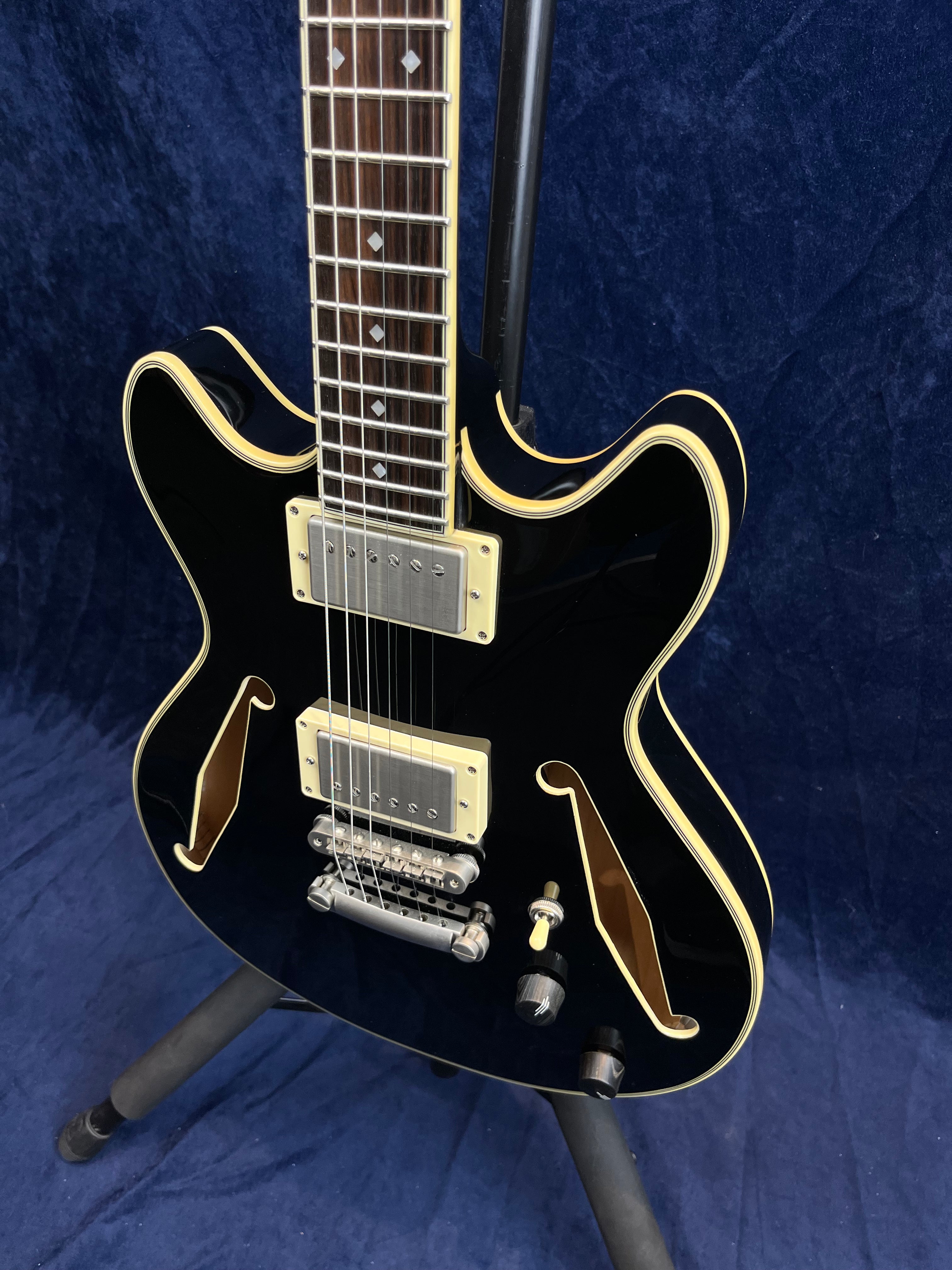 D'Angelico Excel Mini DC Tour in Black B-Stock