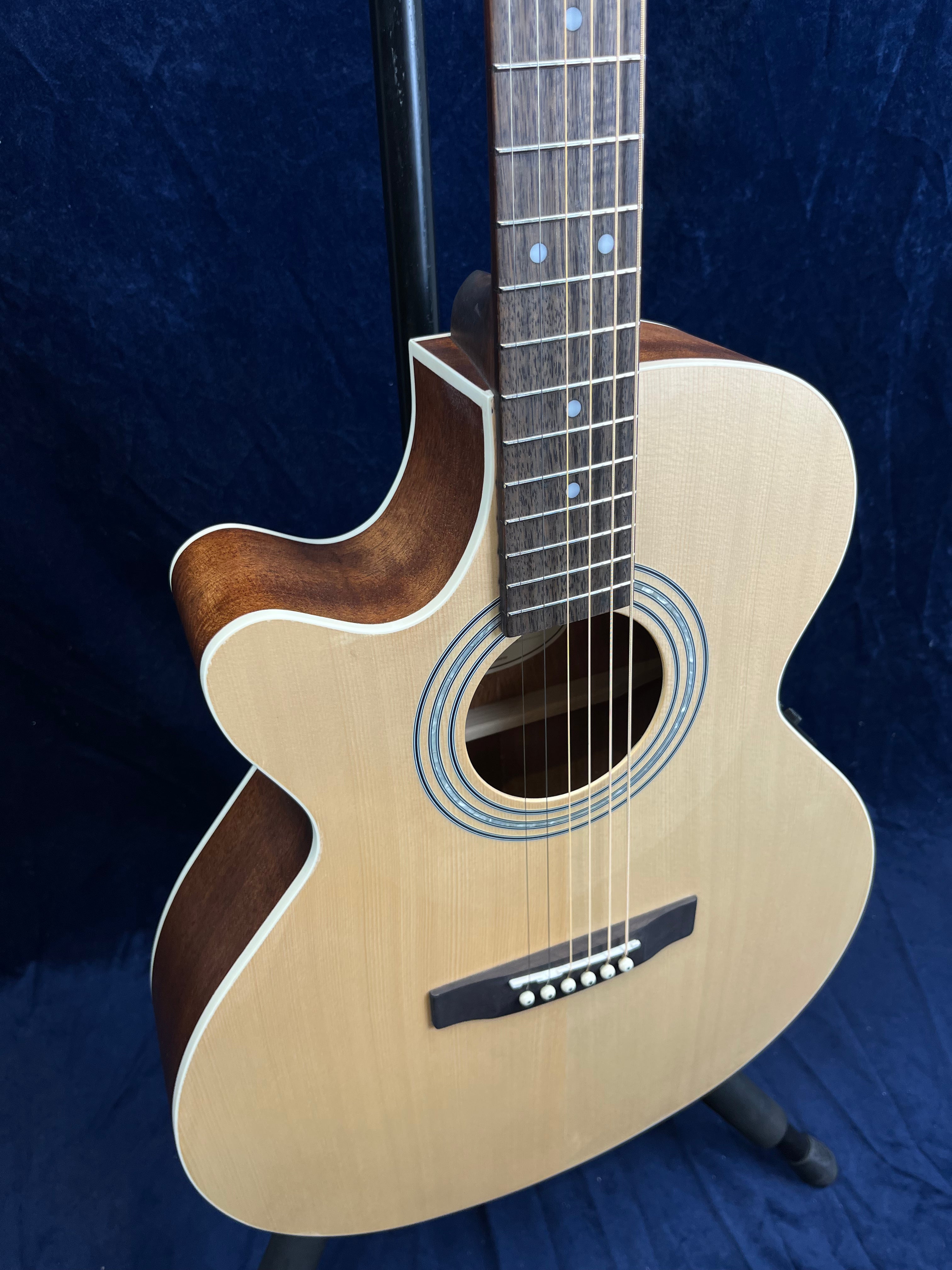 Cort SFX ME Left Handed Electro Acoustic Cutaway in Open Pore Natural