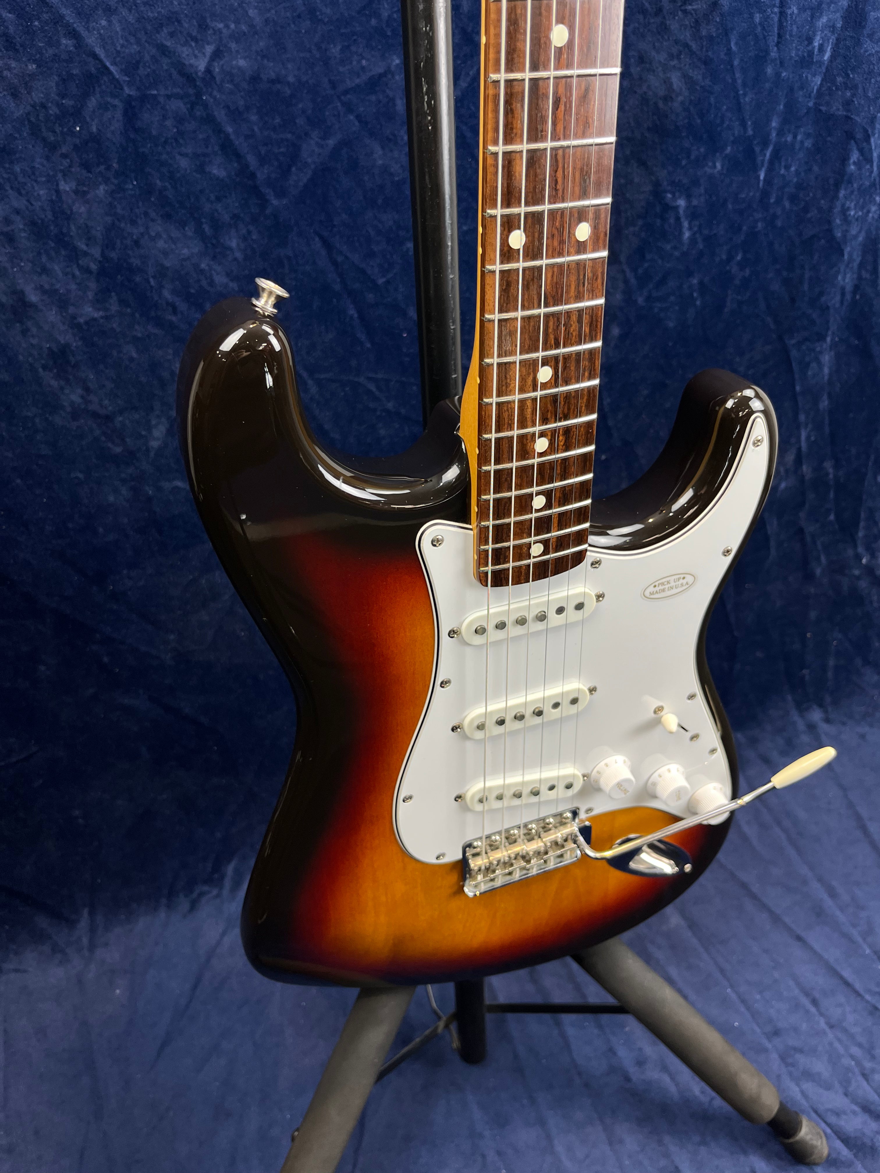 Squier JV ST62 Stratocaster 1983 w/ Swing Tag in Sunburst