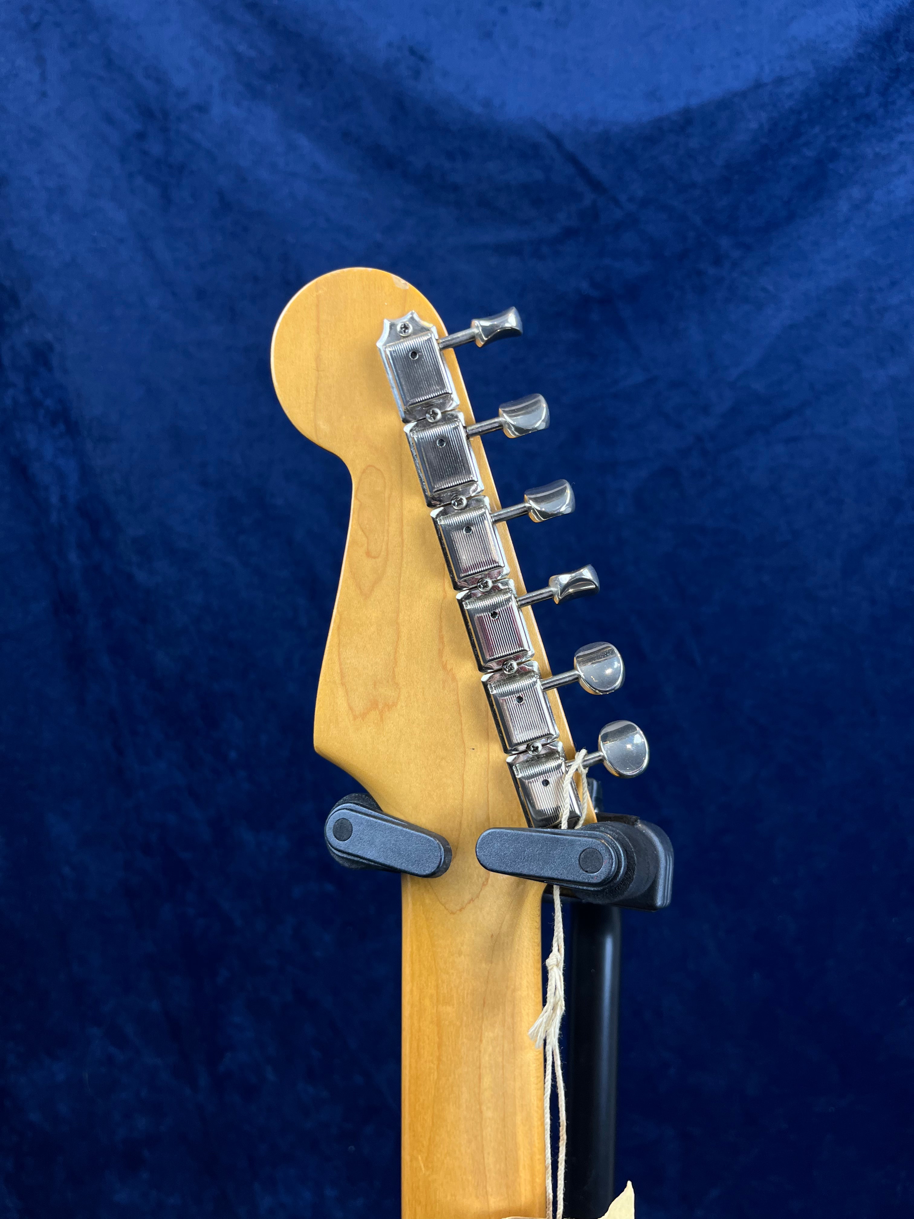 Squier JV ST62 Stratocaster 1983 w/ Swing Tag in Sunburst