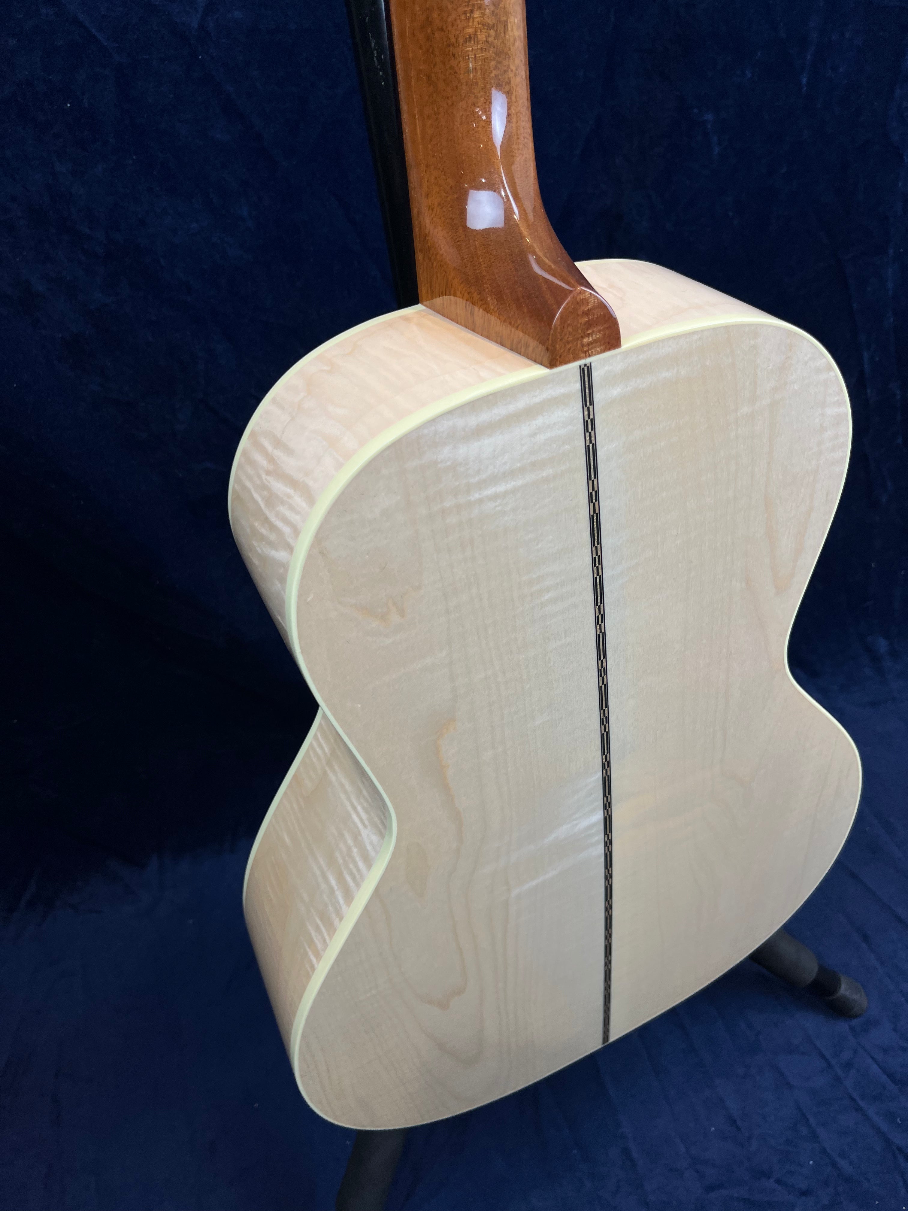 Gibson Custom Shop L-00 Maple Acoustic Guitar in Antique Natural