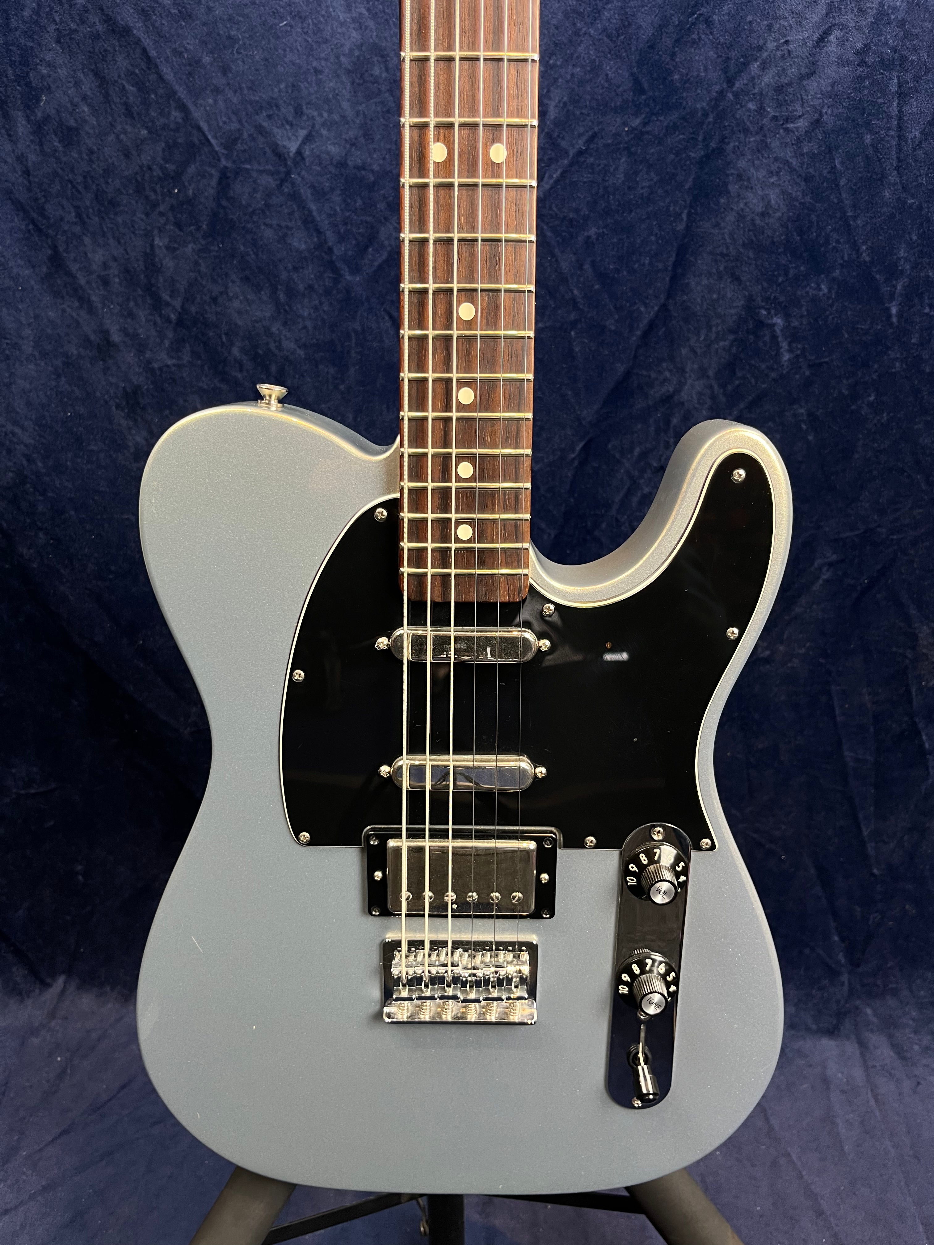 Fender Telecaster Blacktop Baritone HSS in Ghost Silver Pre-owned 2014