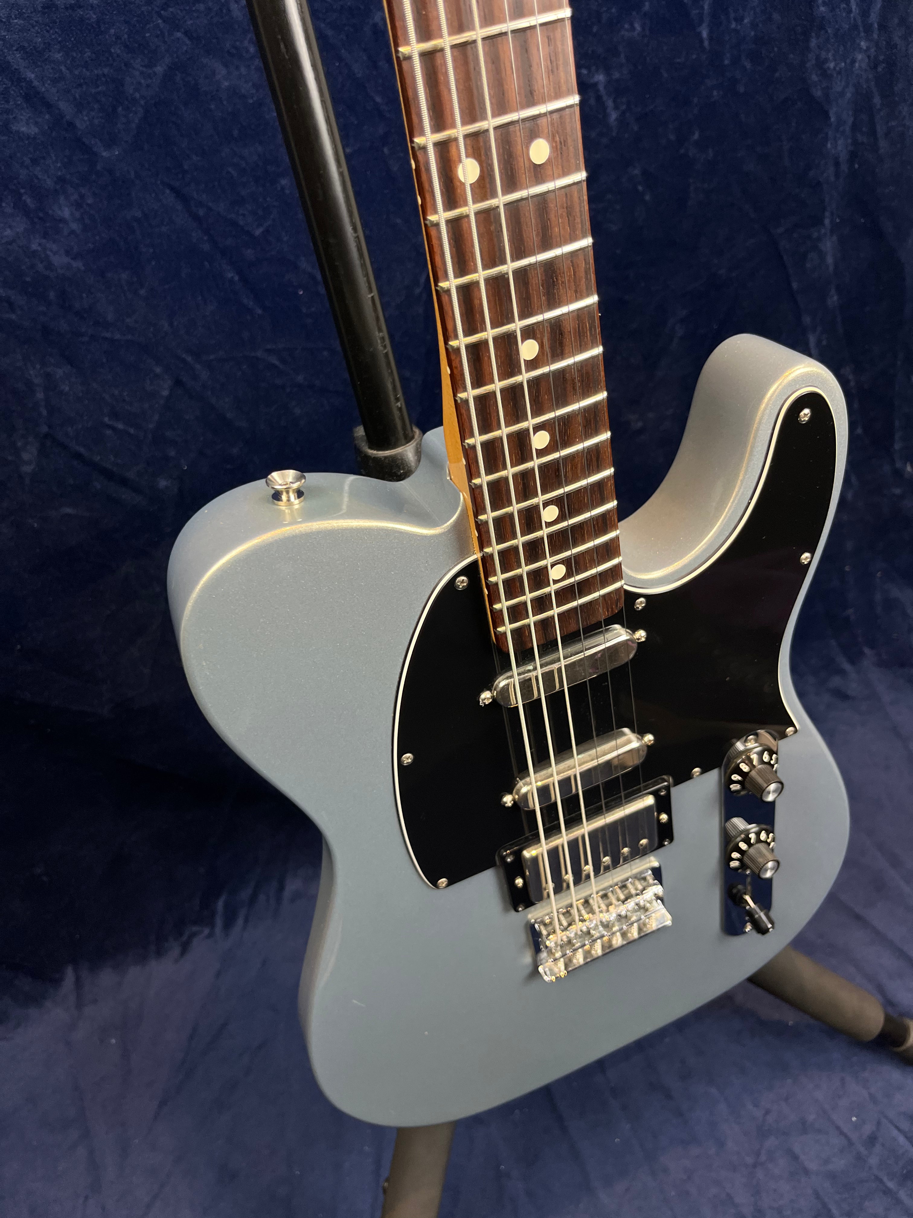 Fender Telecaster Blacktop Baritone HSS in Ghost Silver Pre-owned 2014