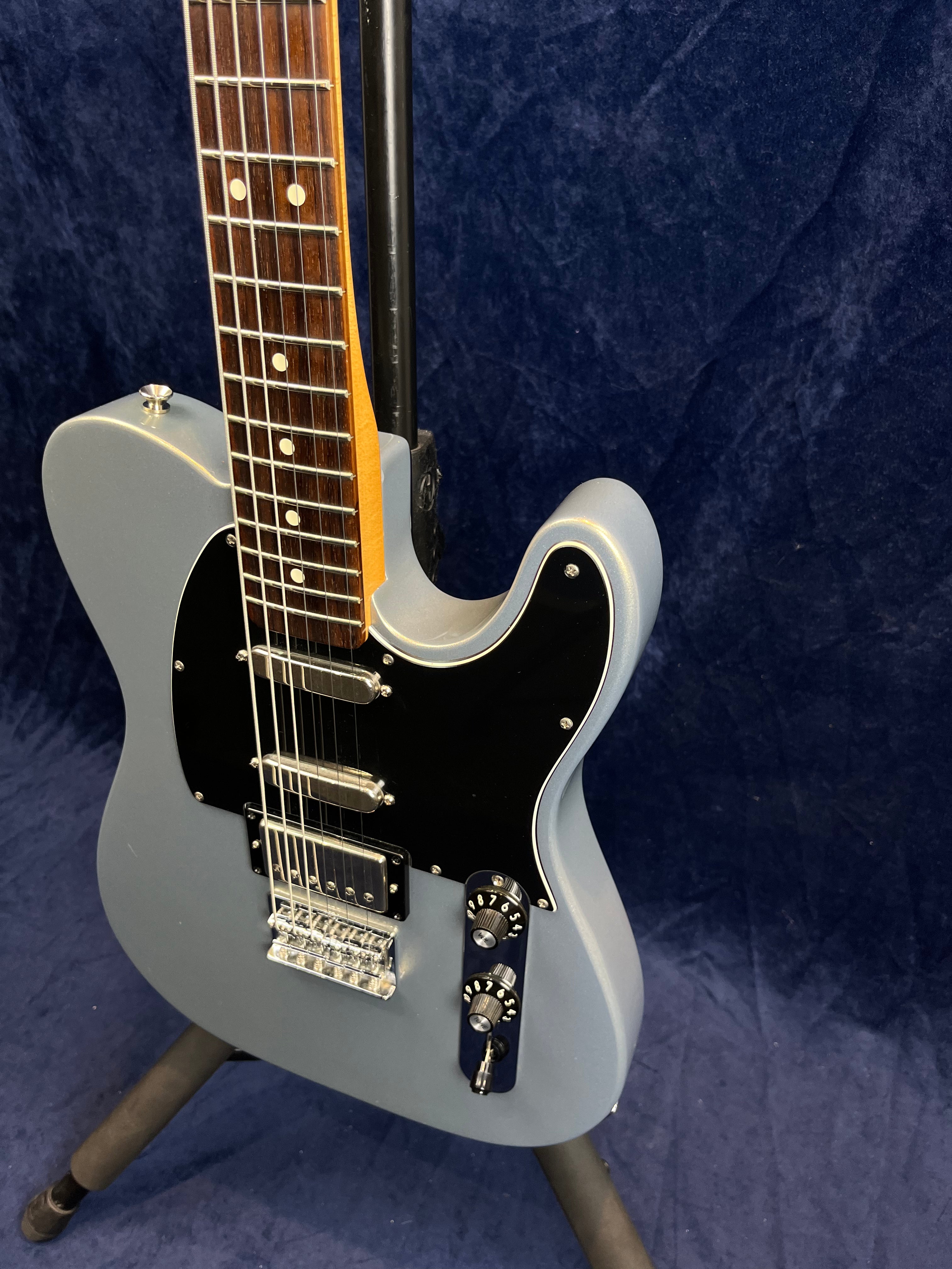 Fender Telecaster Blacktop Baritone HSS in Ghost Silver Pre-owned 2014