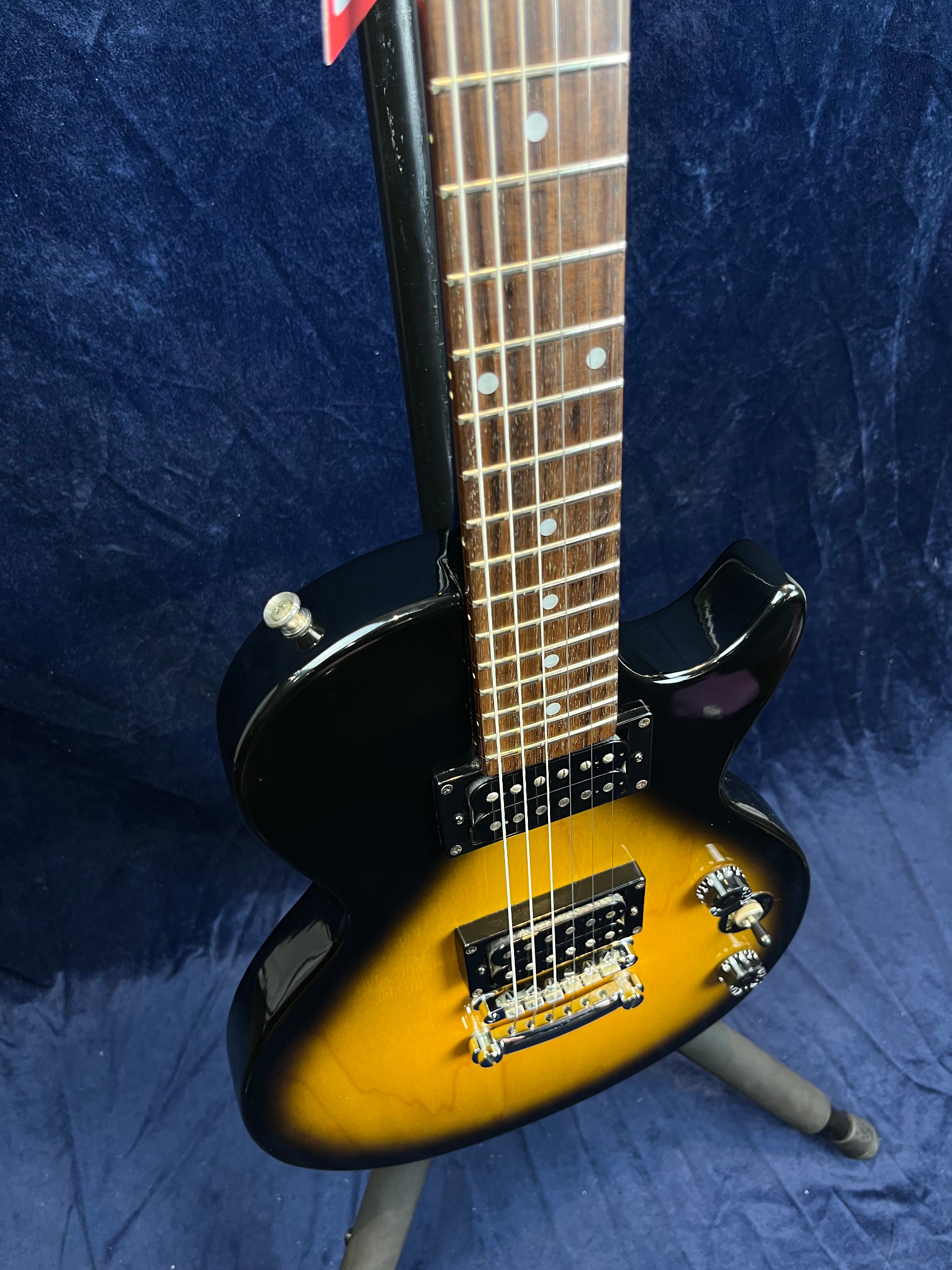 Epiphone Special Les Paul Electric Guitar in Sunburst Pre-owned