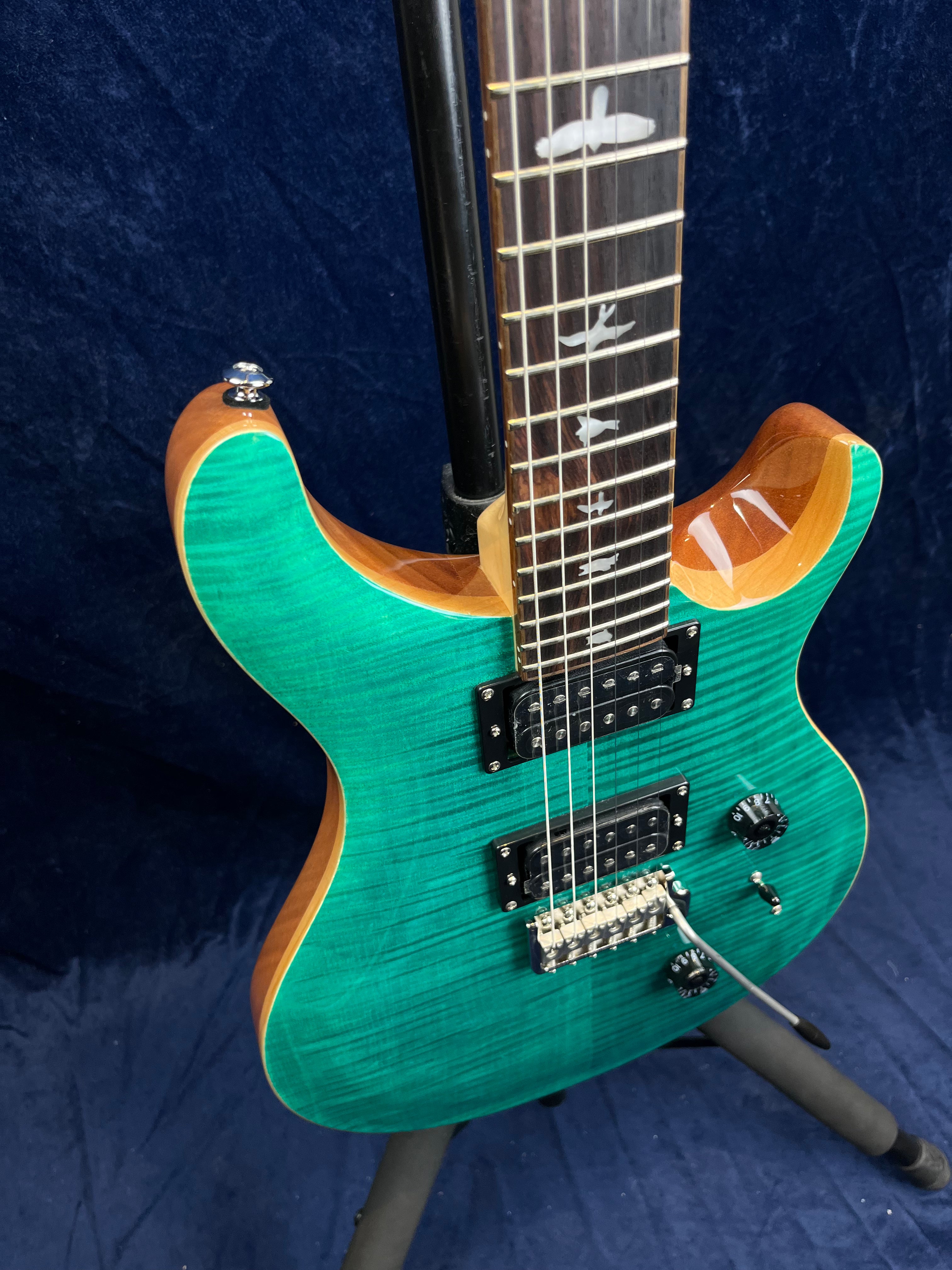 PRS SE Custom 24 Electric Guitar in Turquoise Ex-Demo