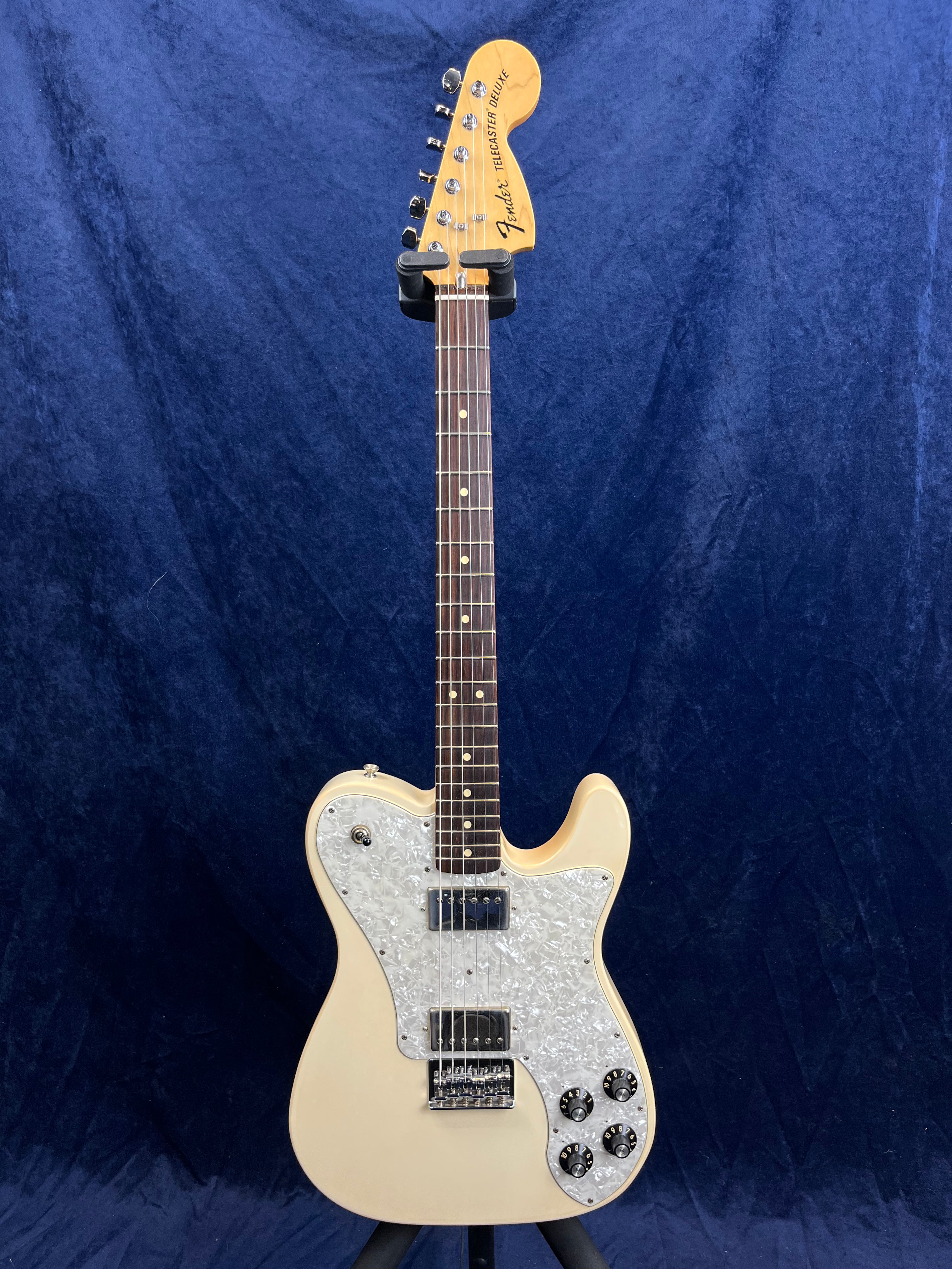 Fender Chris Shiflett Telecaster Deluxe in Arctic White Pre-owned with Case