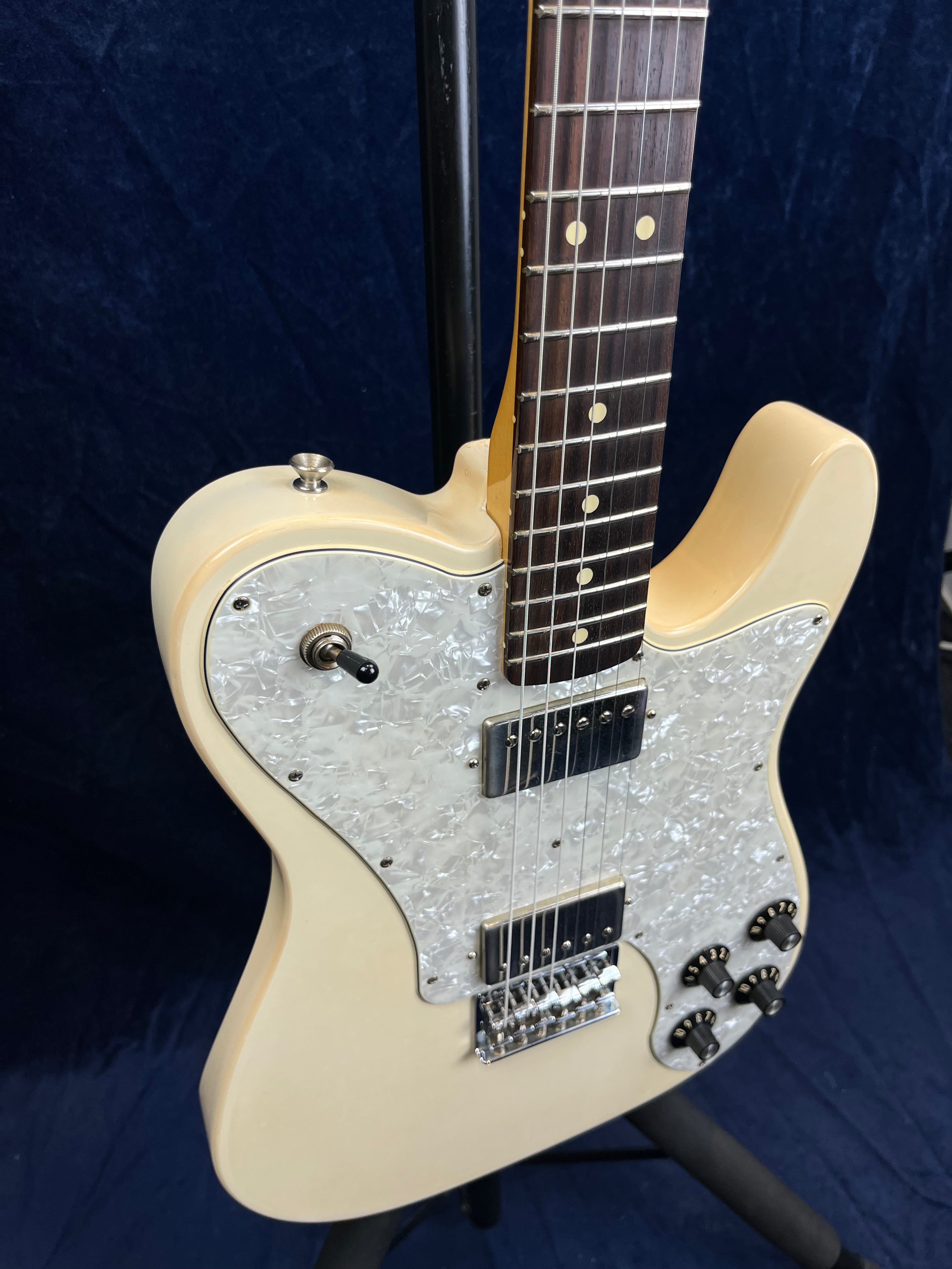 Fender Chris Shiflett Telecaster Deluxe in Arctic White Pre-owned with Case