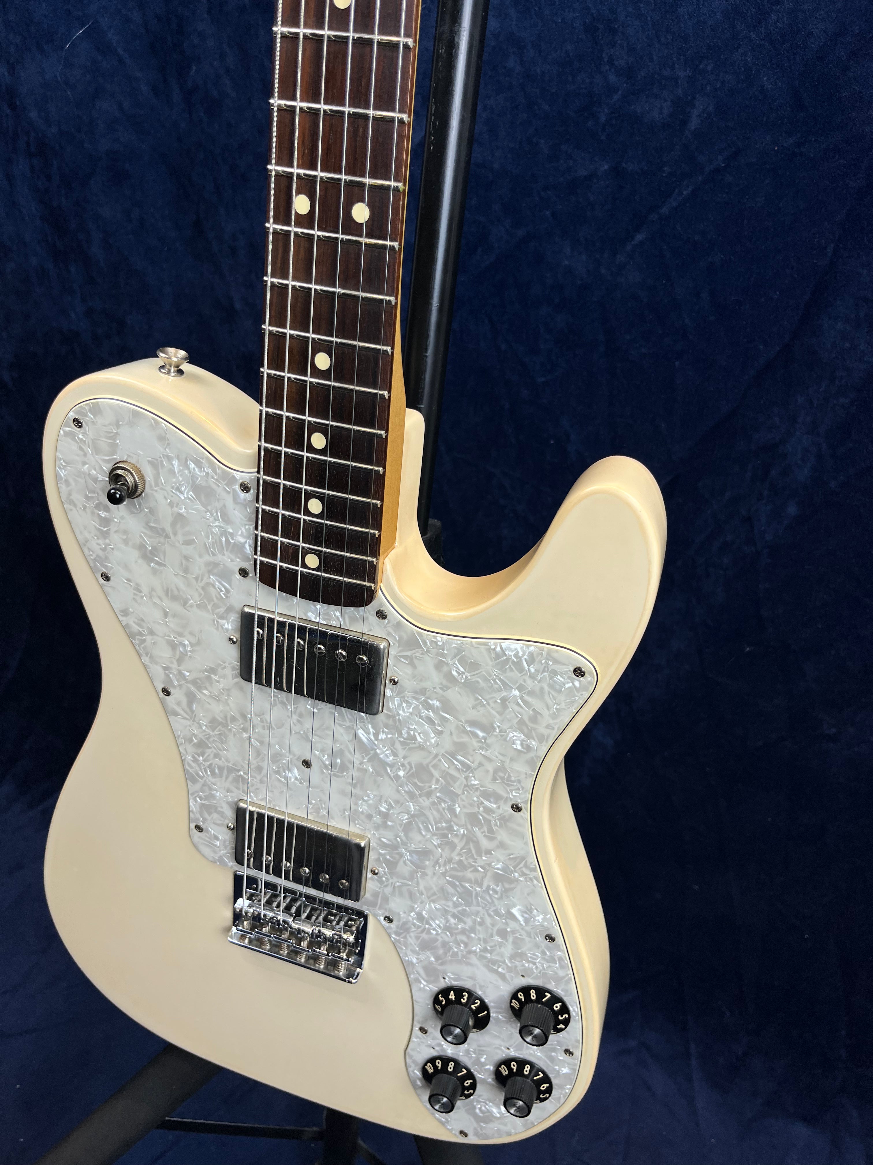 Fender Chris Shiflett Telecaster Deluxe in Arctic White Pre-owned with Case