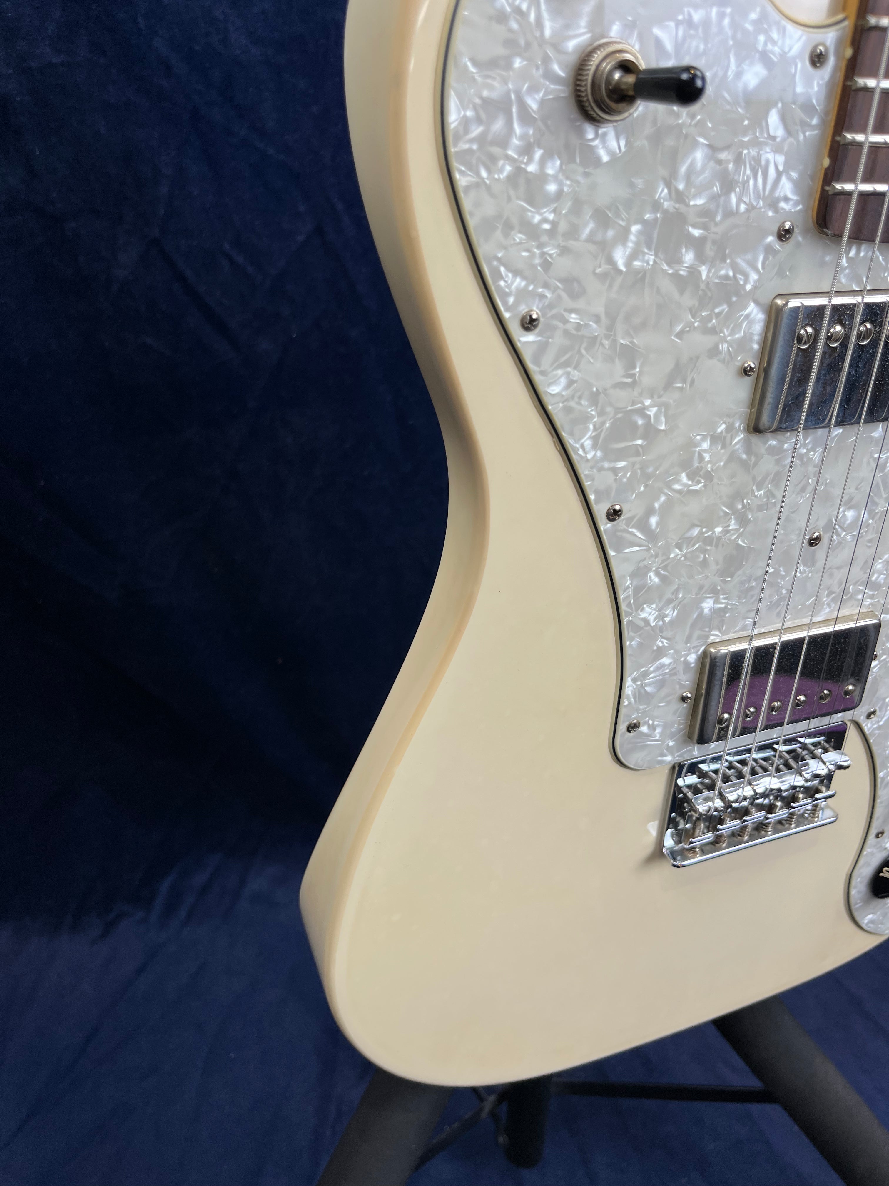 Fender Chris Shiflett Telecaster Deluxe in Arctic White Pre-owned with Case