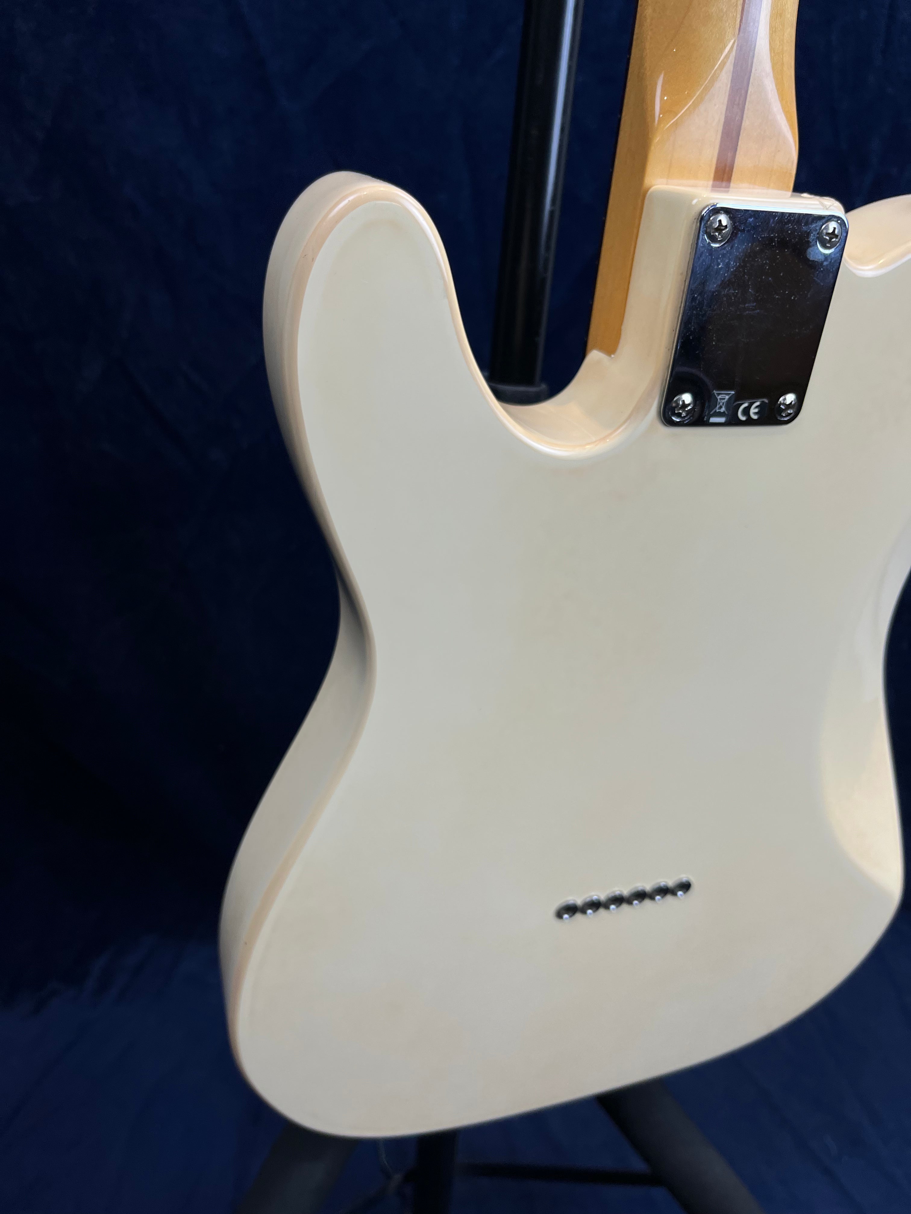 Fender Chris Shiflett Telecaster Deluxe in Arctic White Pre-owned with Case