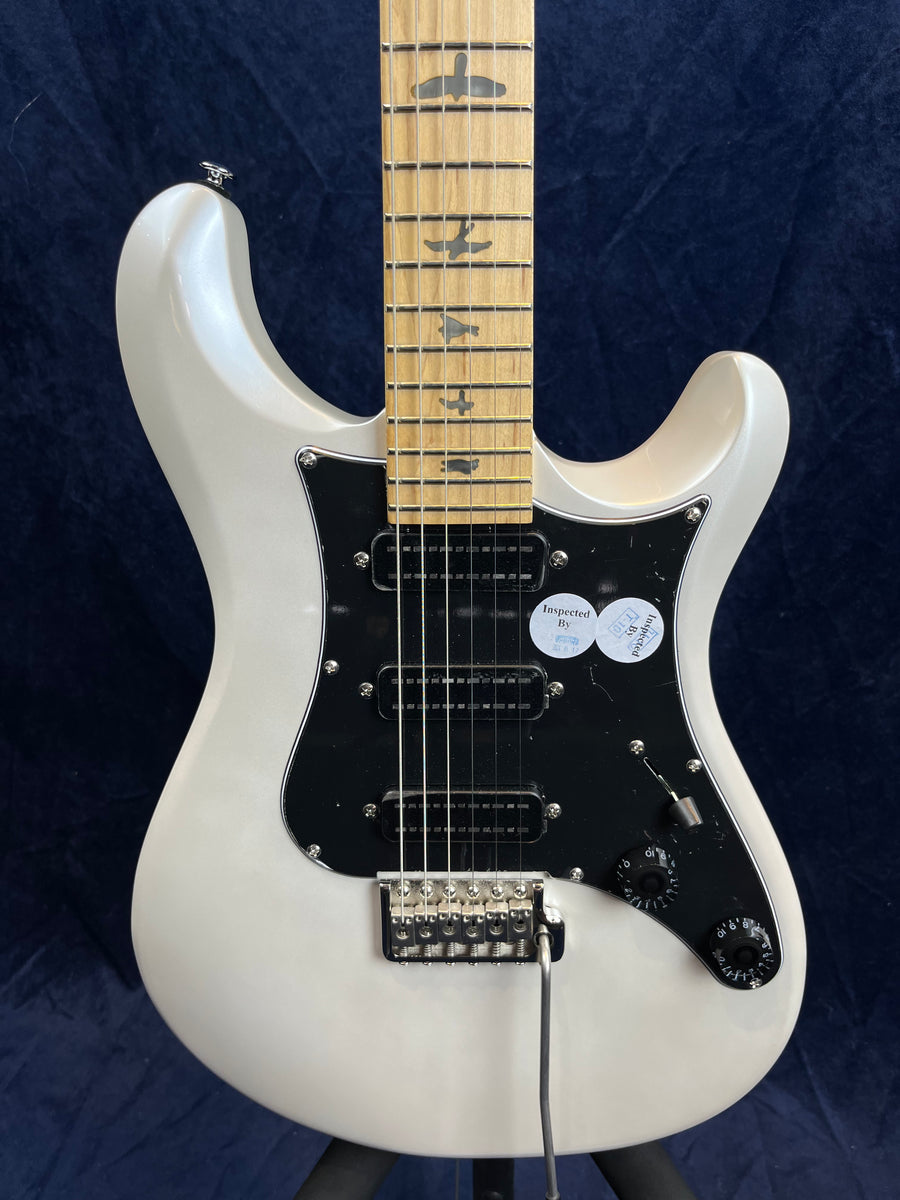 Guitare électrique PRS SE NF3 Maple finition White Pearl (ancien modèle d'exposition)