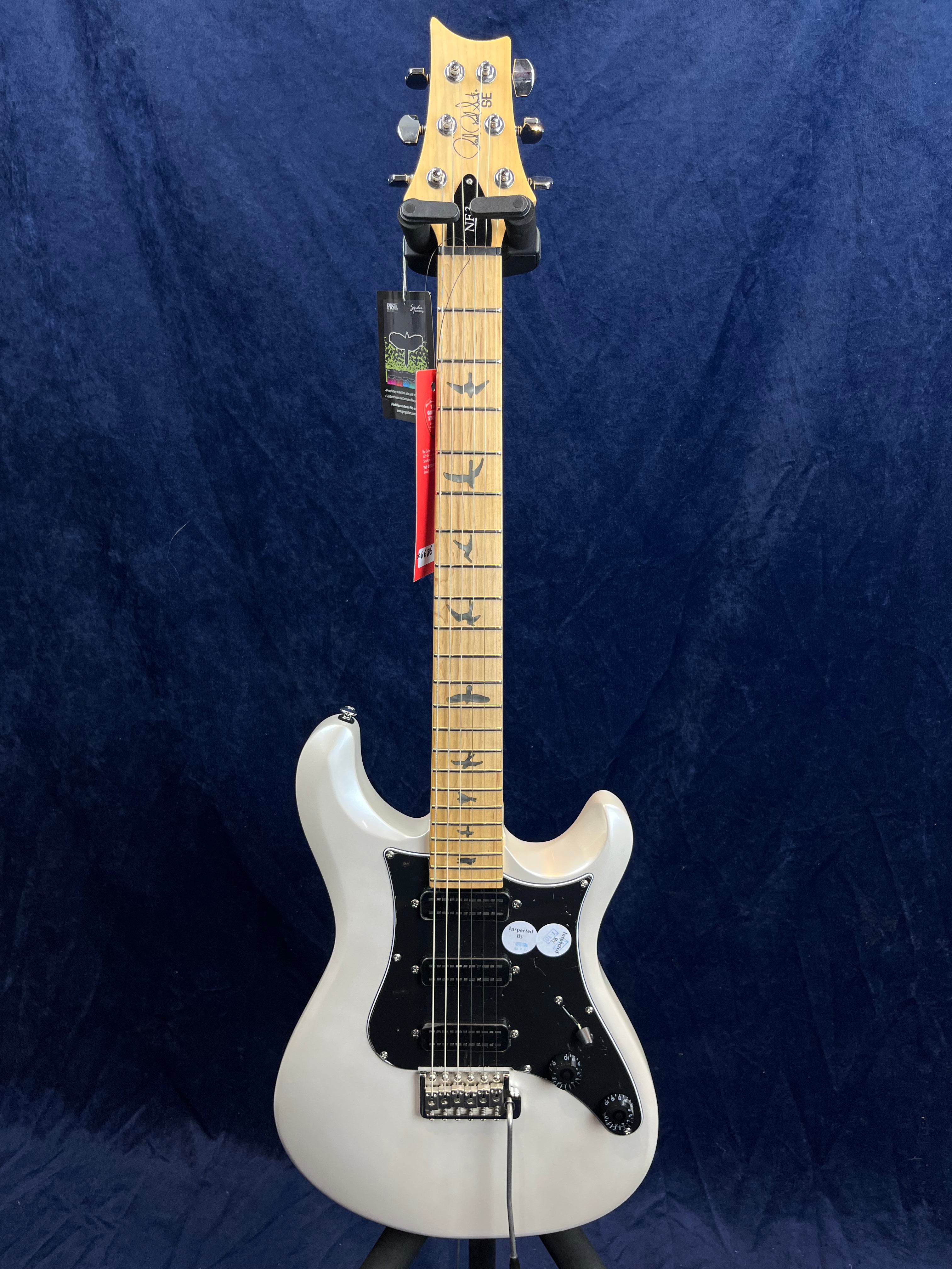 Guitare électrique PRS SE NF3 Maple finition White Pearl (ancien modèle d'exposition)
