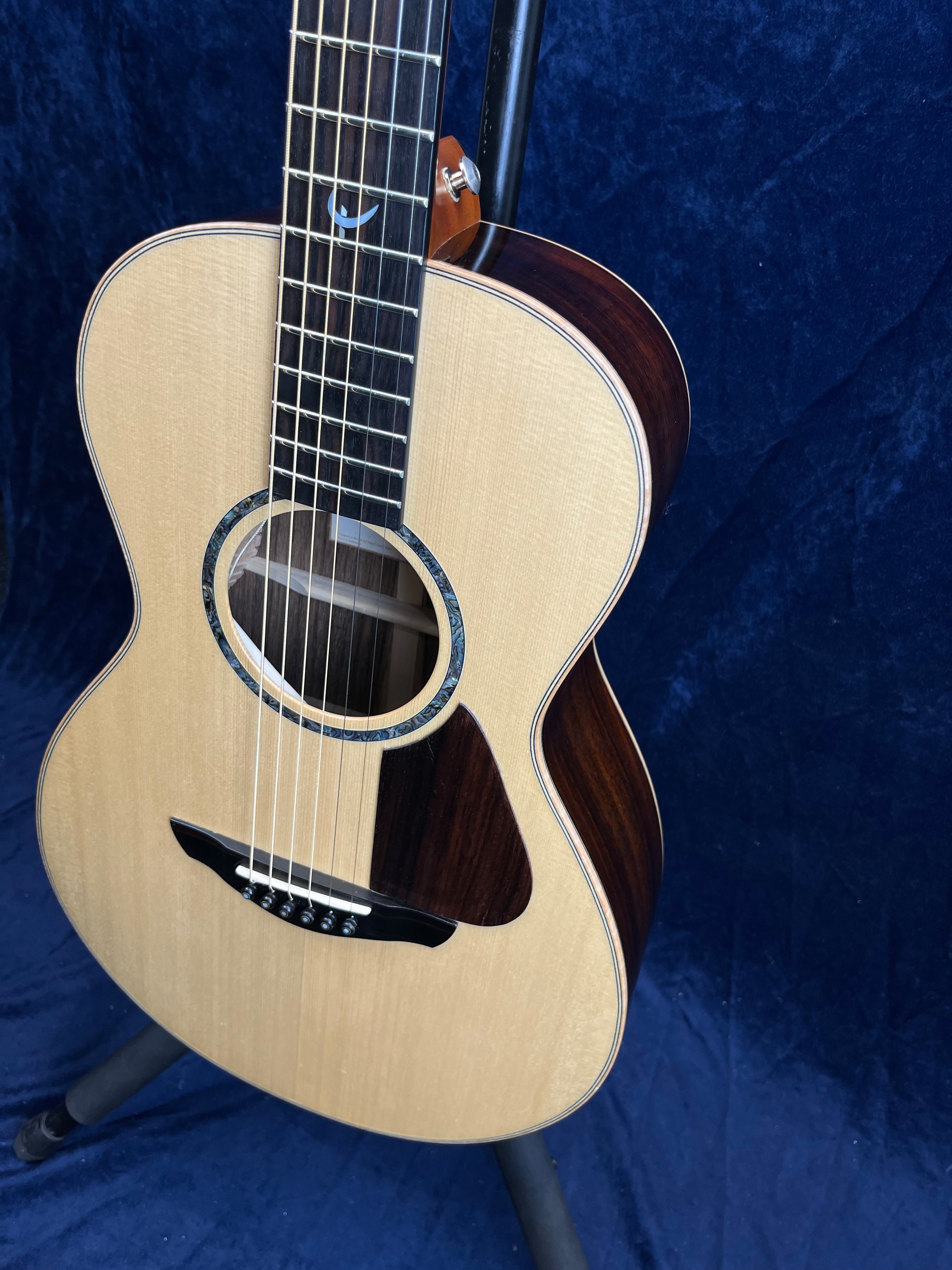 Faith FMEHG Mercury Parlour Spruce Rosewood in HiGloss Natural Pre-owned with Case