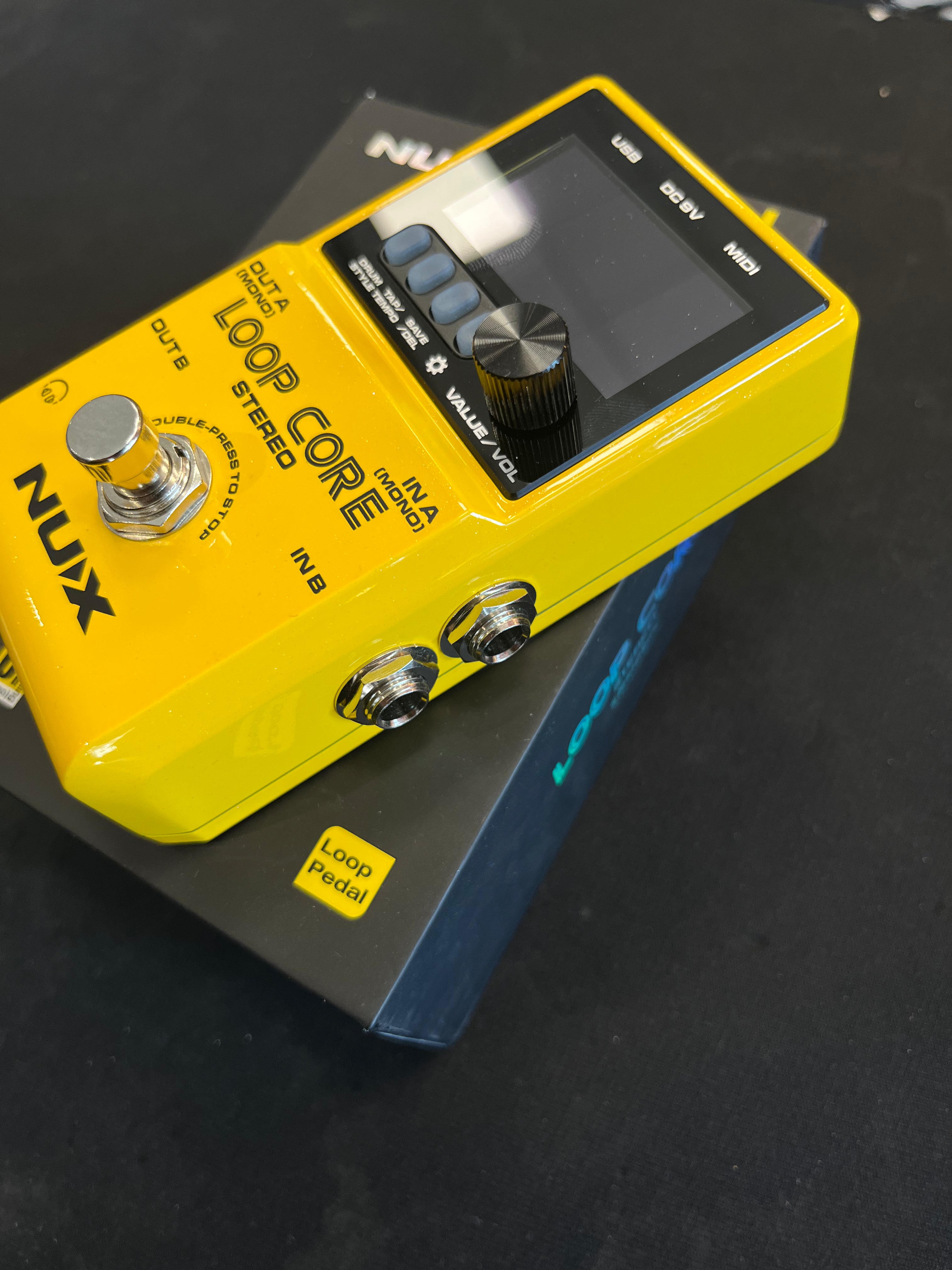 NUX Loop Core Stereo Pre-owned with Box